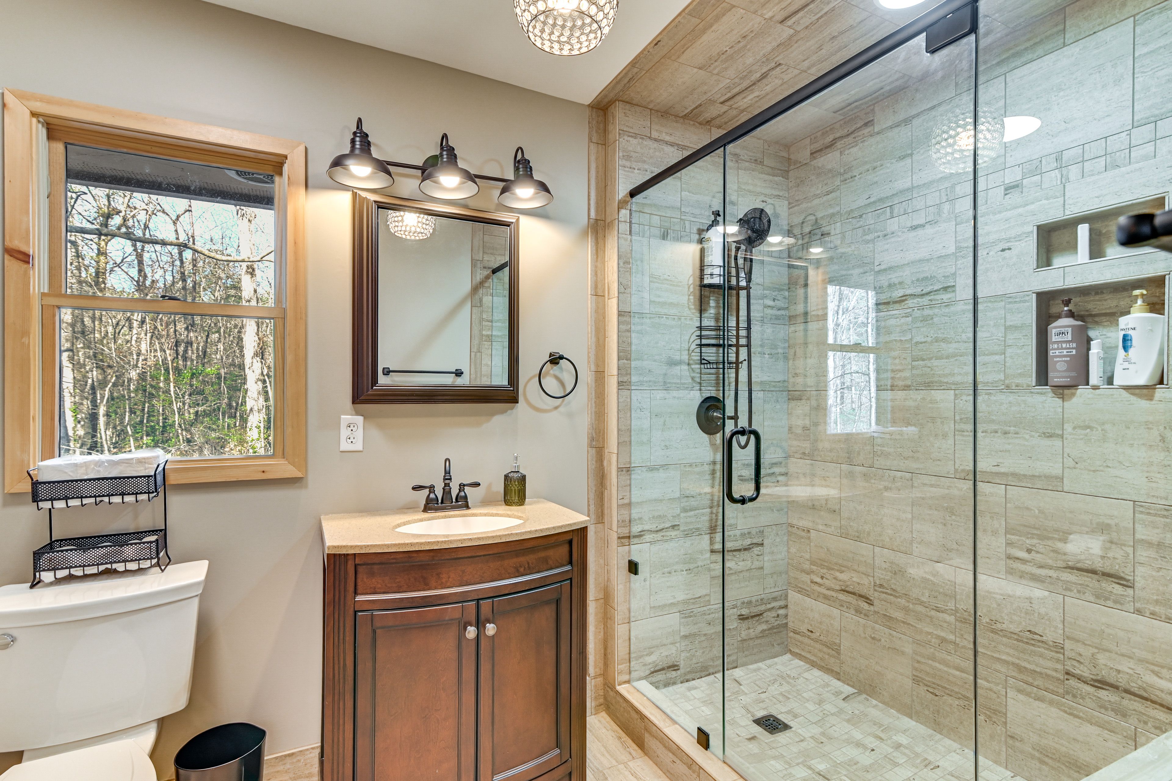 En-Suite Bathroom | Walk-In Shower | Bathtub | Main Level