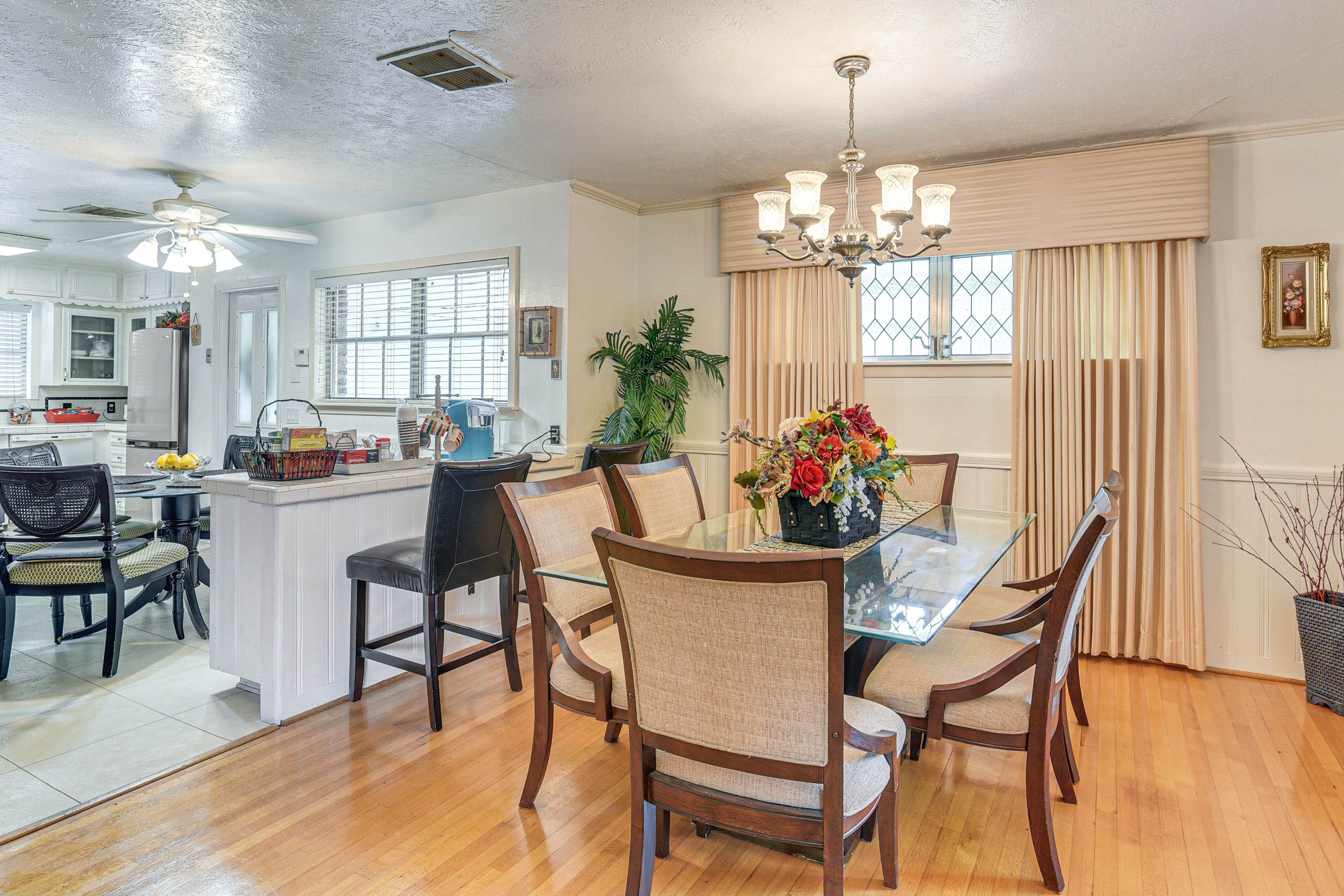 Dining Area | Dishware/Flatware