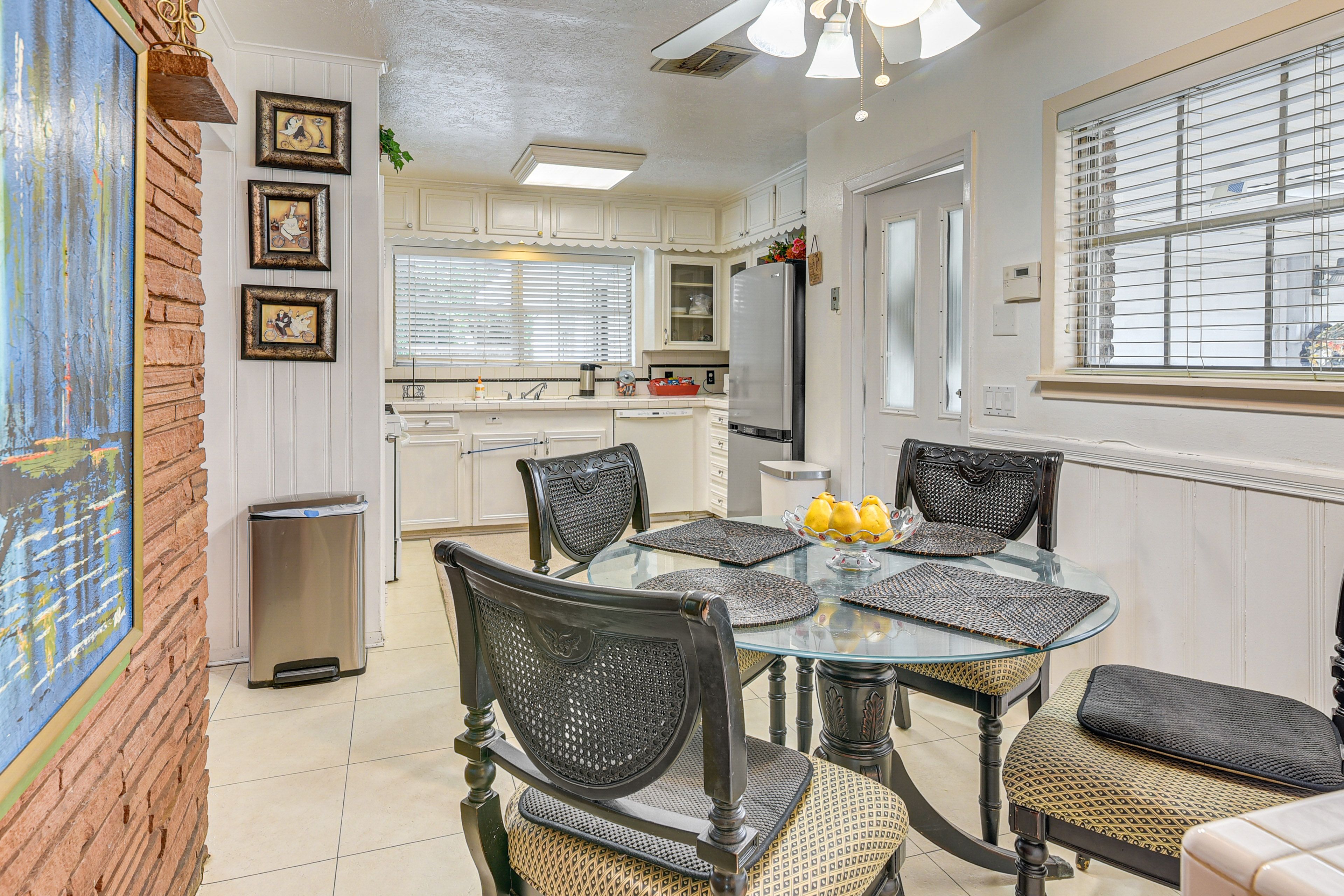 Additional Dining Area