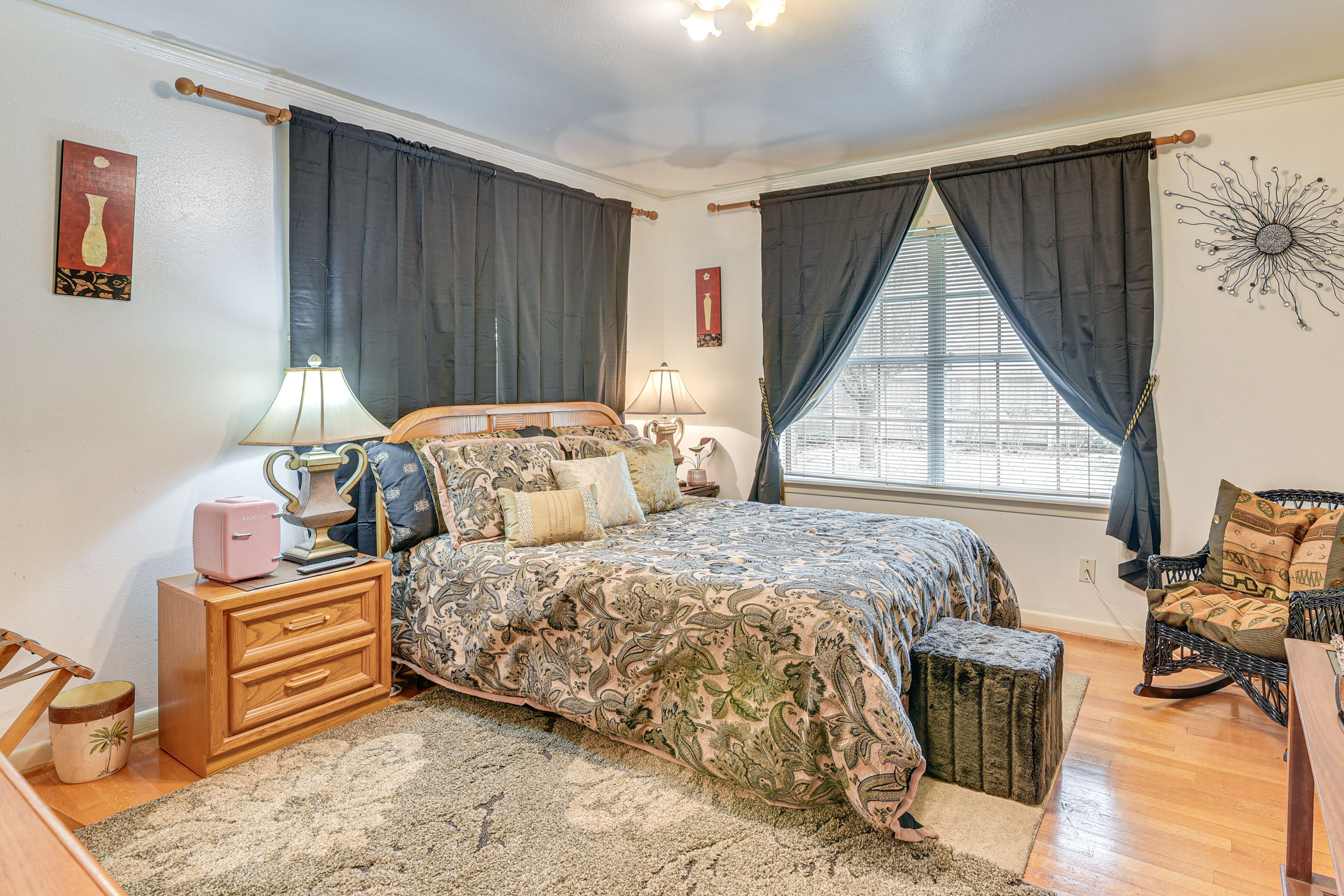 Bedroom 3 | Queen Bed