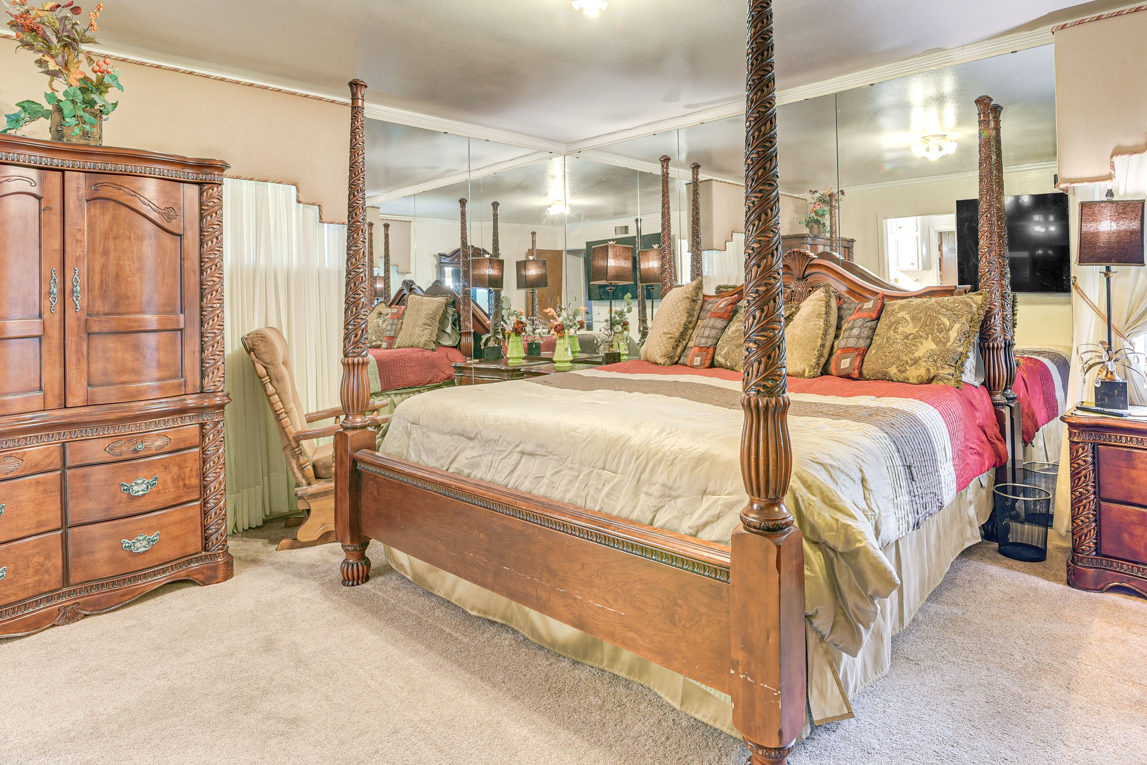 Bedroom 1 | King Bed | Linens Provided | Walk-In Closet | Vanity