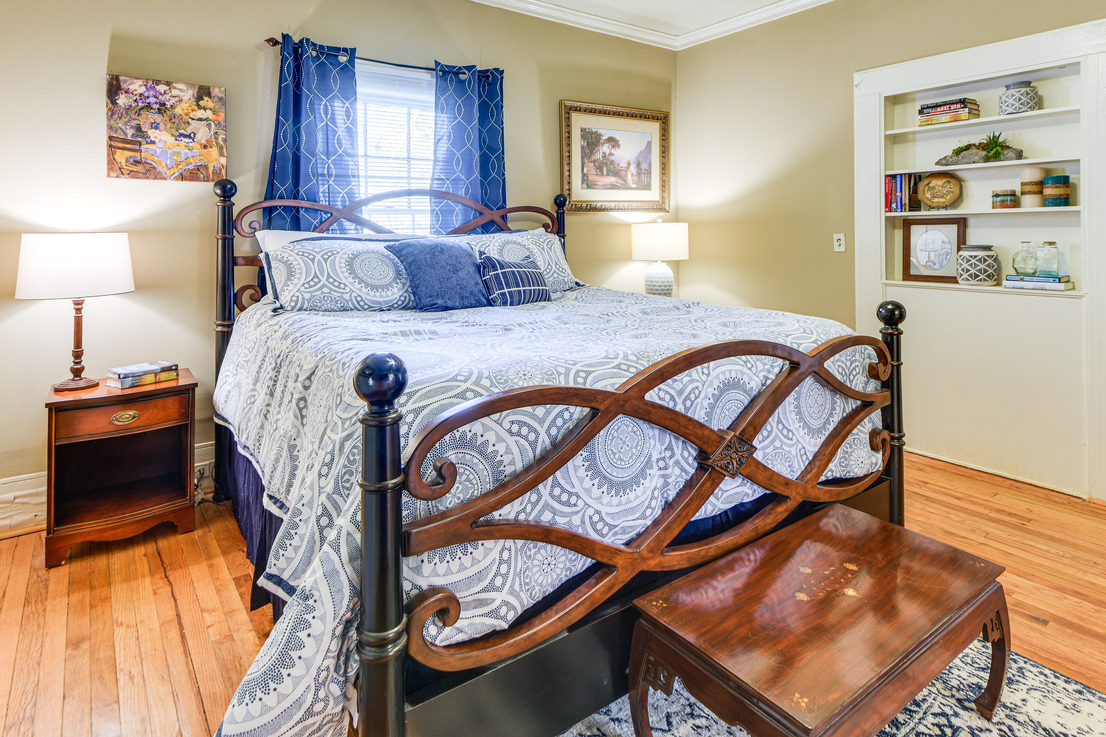 Bedroom 2 | King Bed