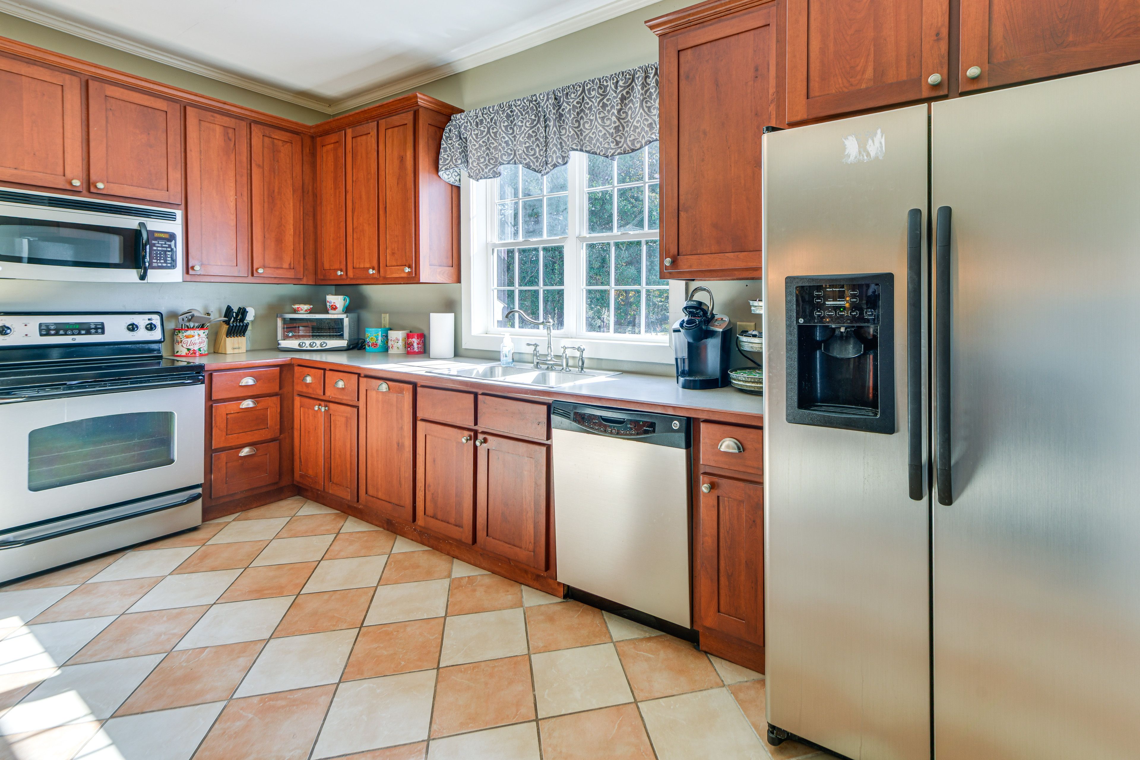 Kitchen | Dishwasher | Keurig Coffee Maker | Cooking Basics