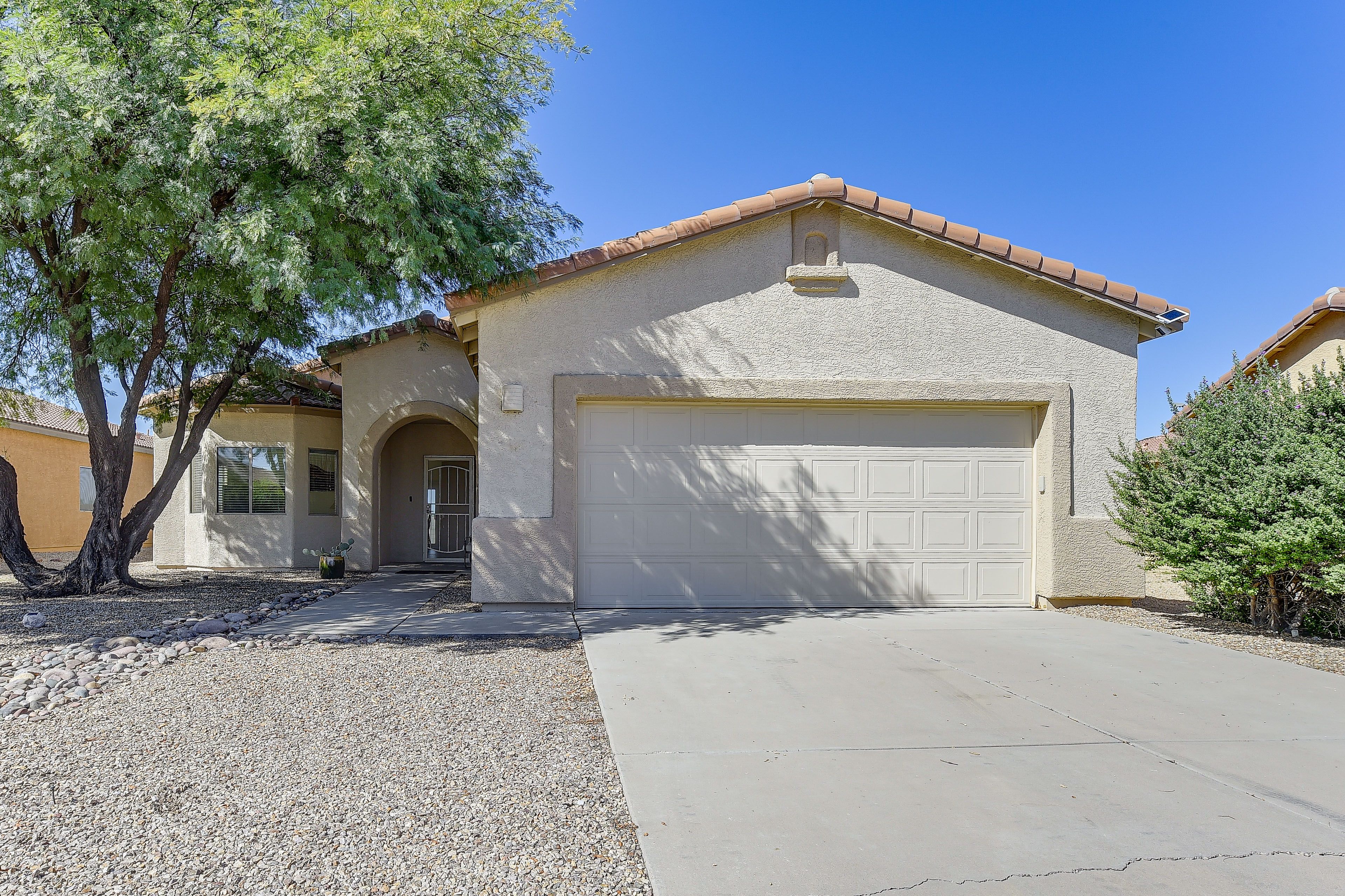 Garage (1 Vehicle) | Driveway (2 Vehicles)