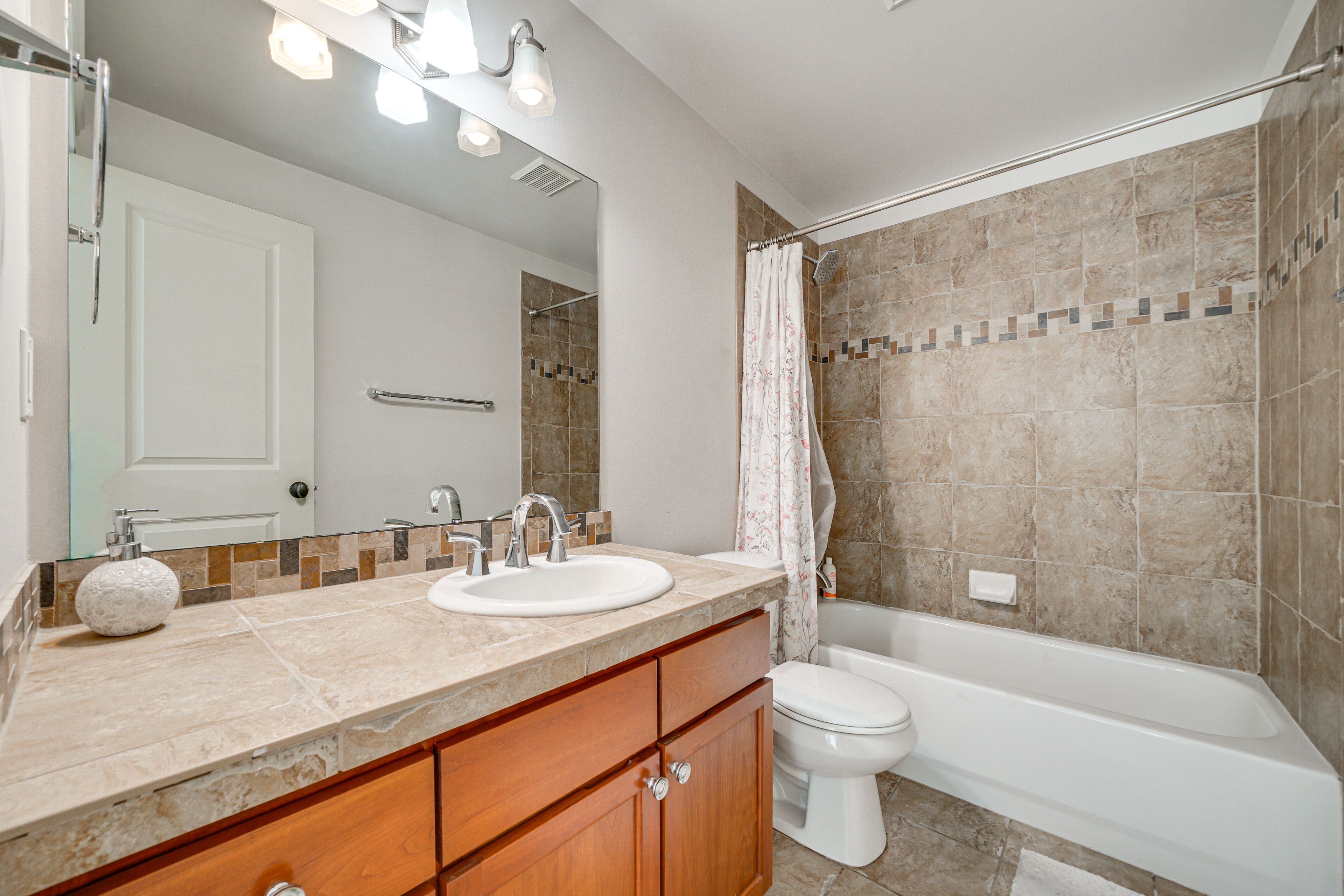 Bathroom | Towels Provided | Main Floor