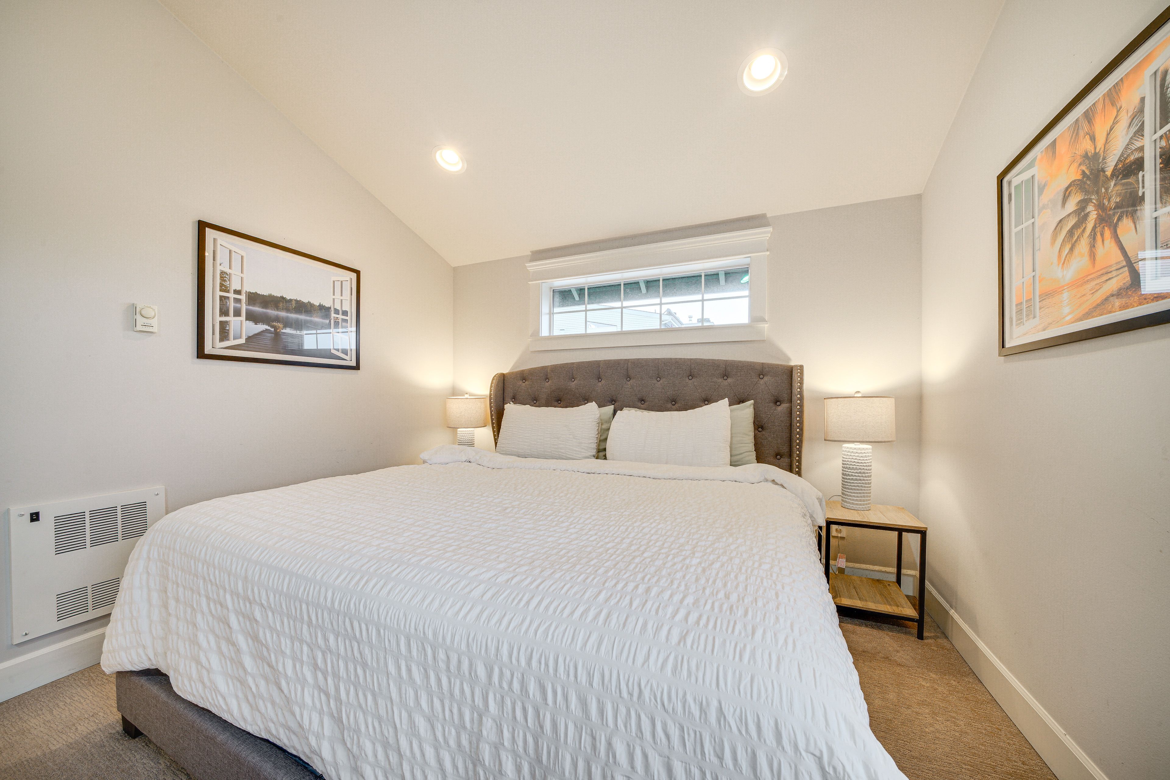 Bedroom 1 | King Bed | Linens Provided | Upper Floor