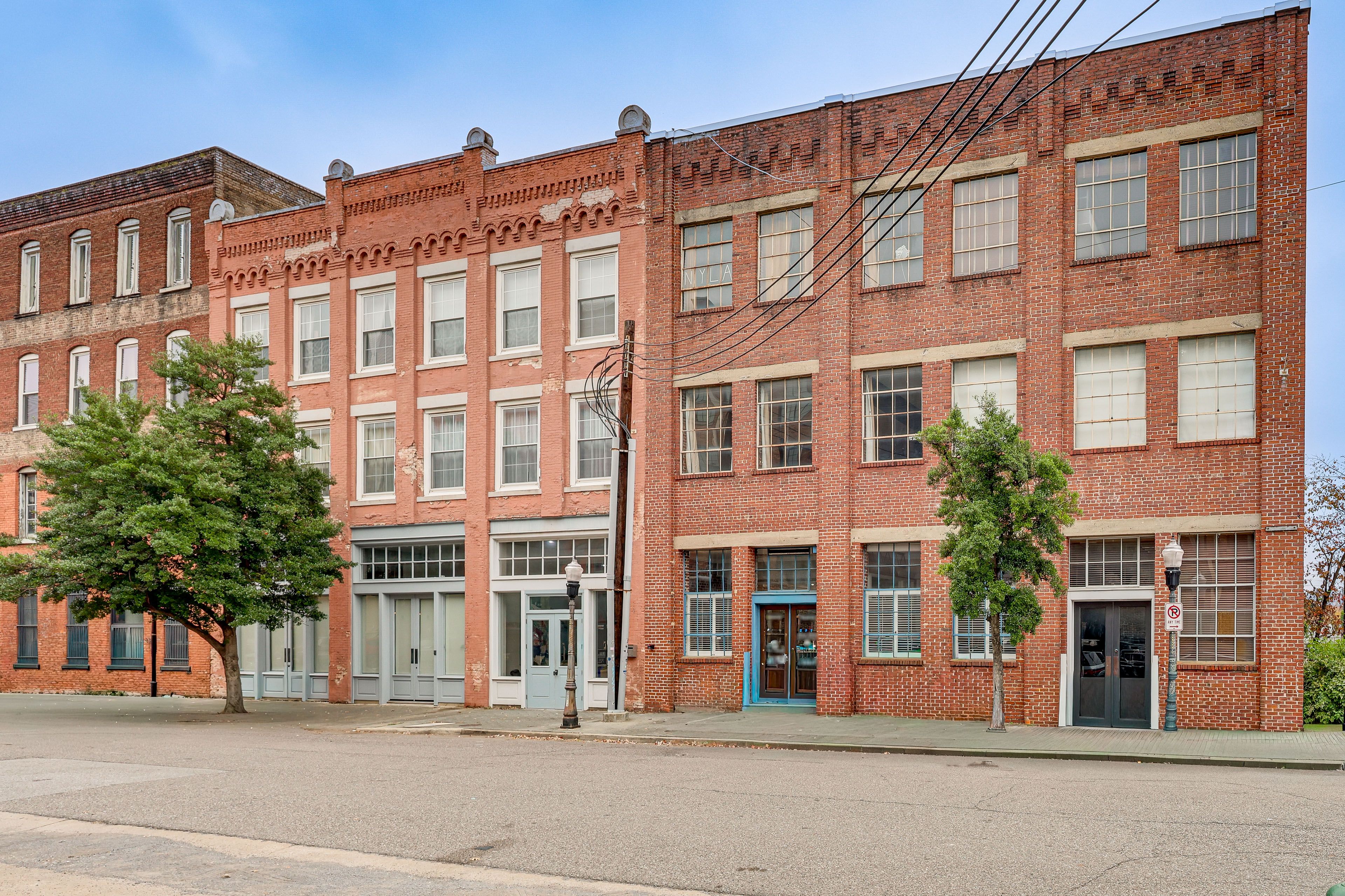 Property Exterior | 2nd-Floor Unit | Walking Distance to Restaurants & Bars