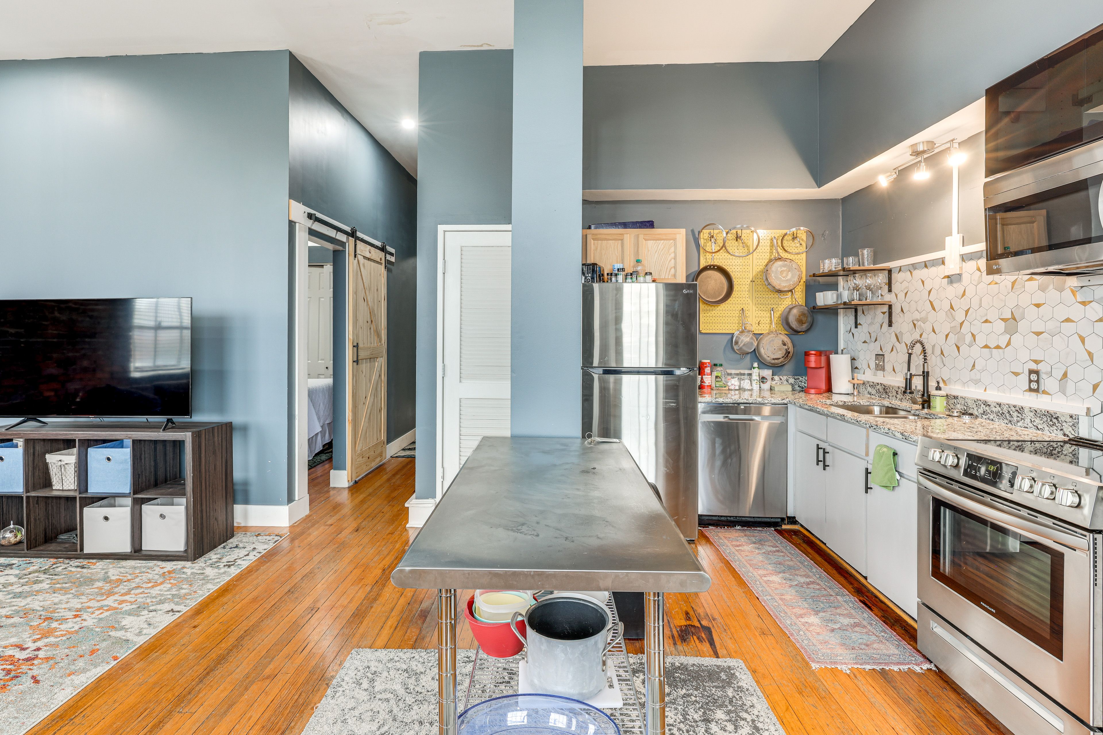 Kitchen | Keurig Coffee Maker | Toaster | Cooking Basics