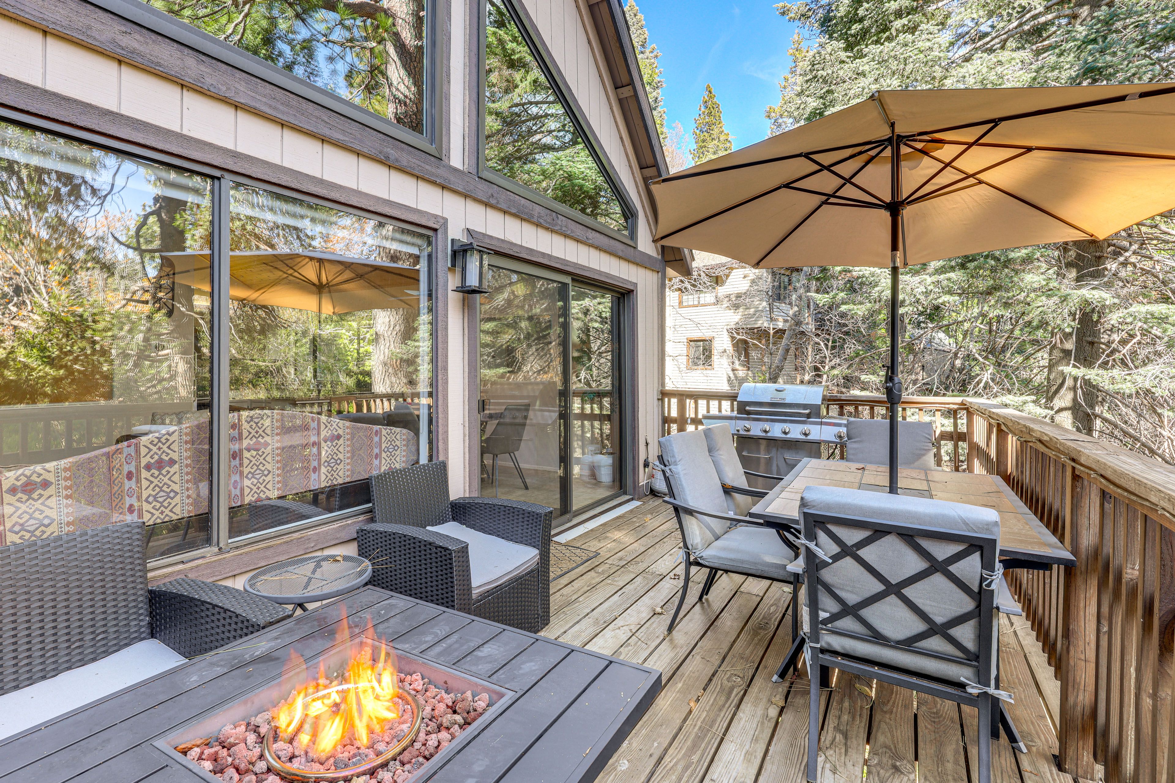 Lake Arrowhead Vacation Rental | 3BR | 2BA | 1,204 Sq Ft | Stairs to Enter