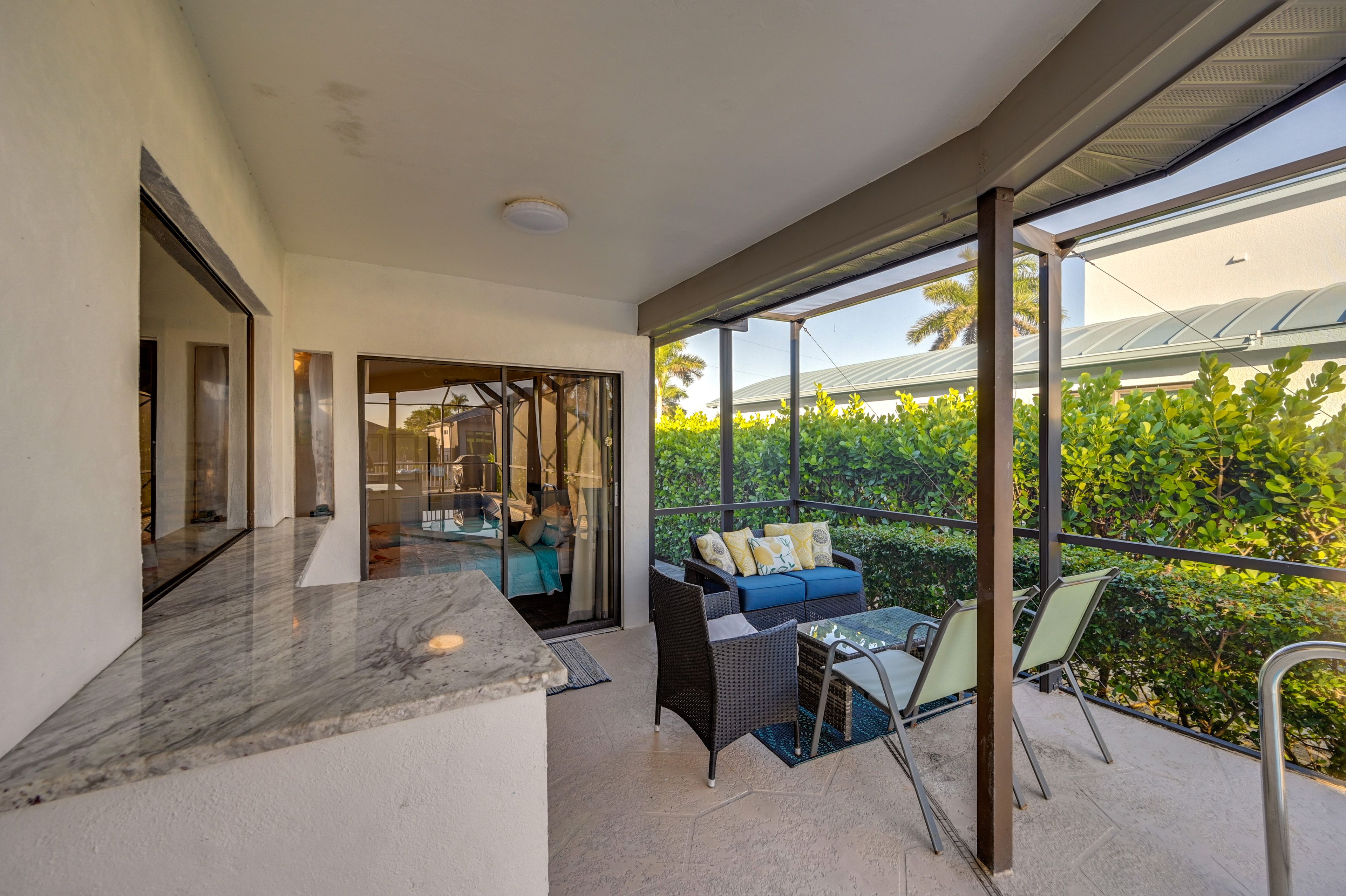 Screened Lanai | Seating & Dining Areas