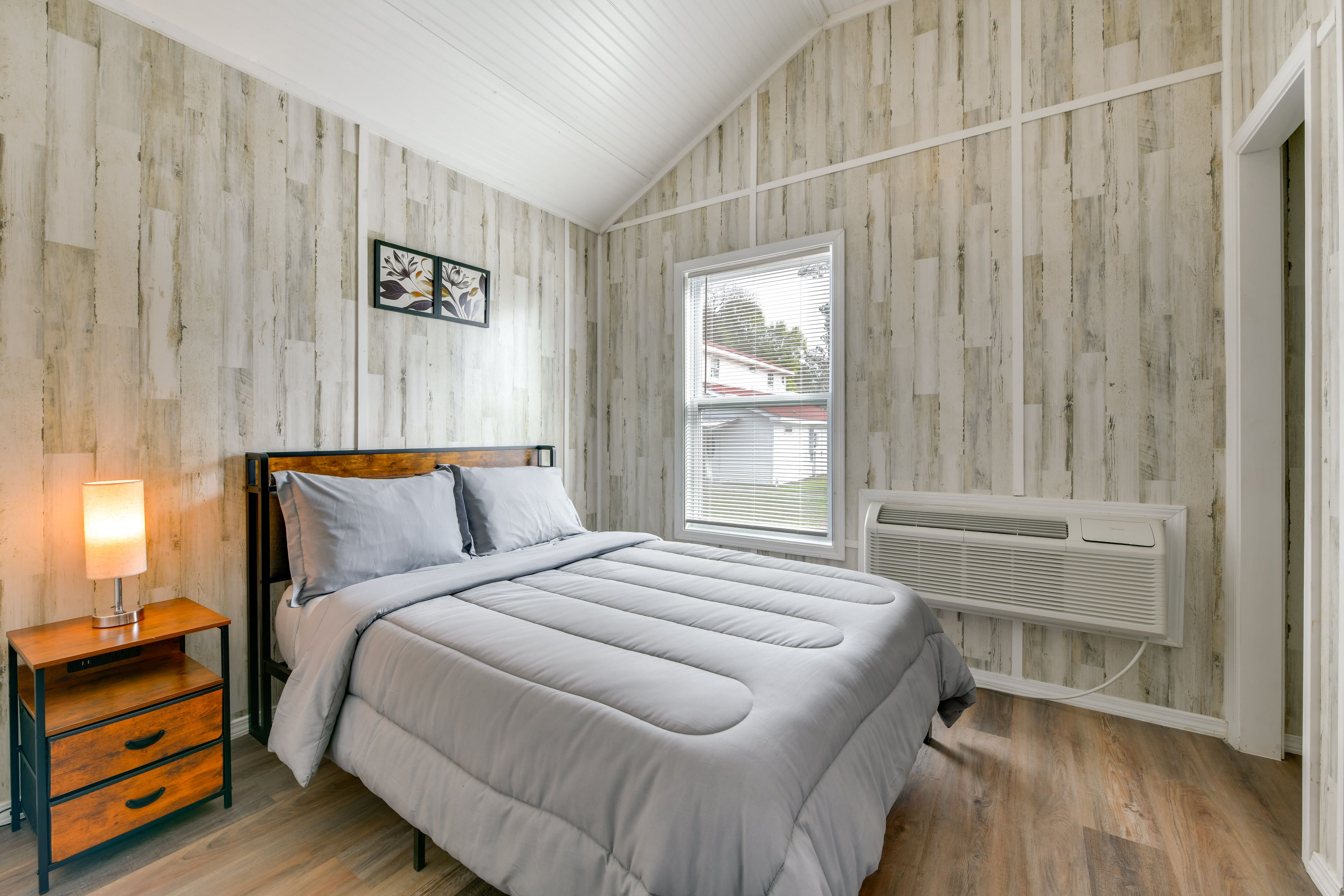 Bedroom 1 | Full Bed | Linens