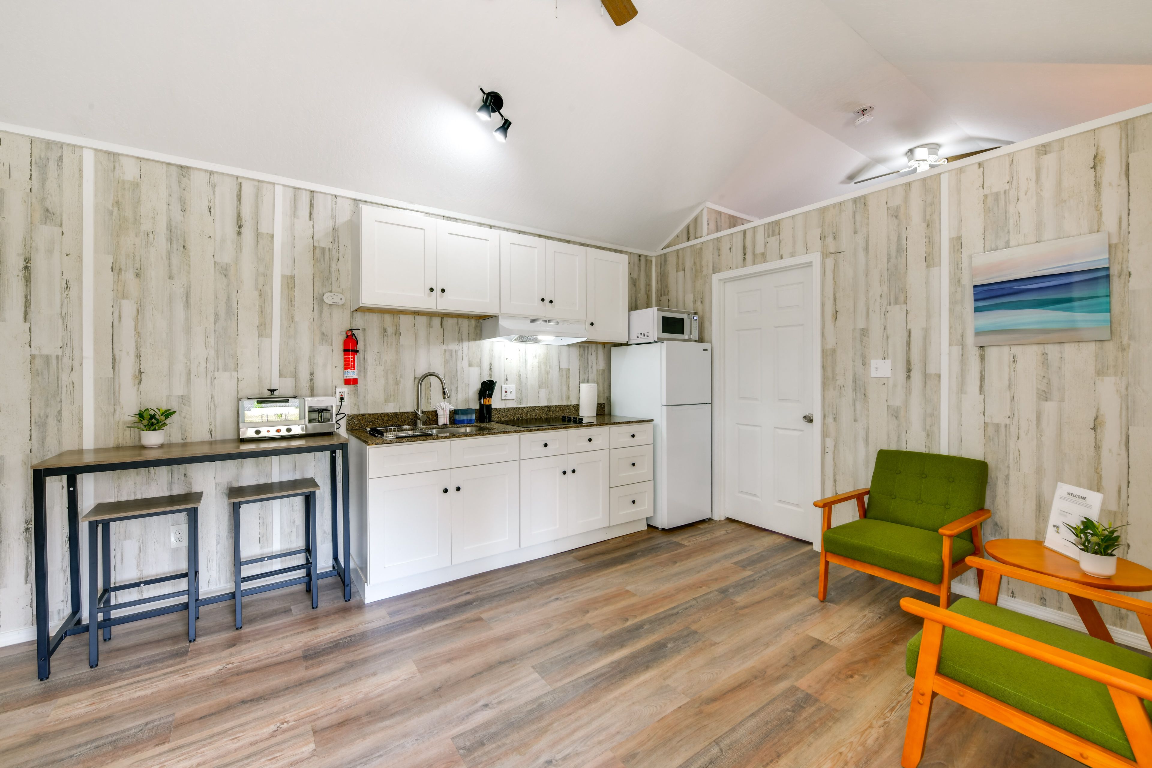 Kitchenette | Stovetop | Coffee Maker