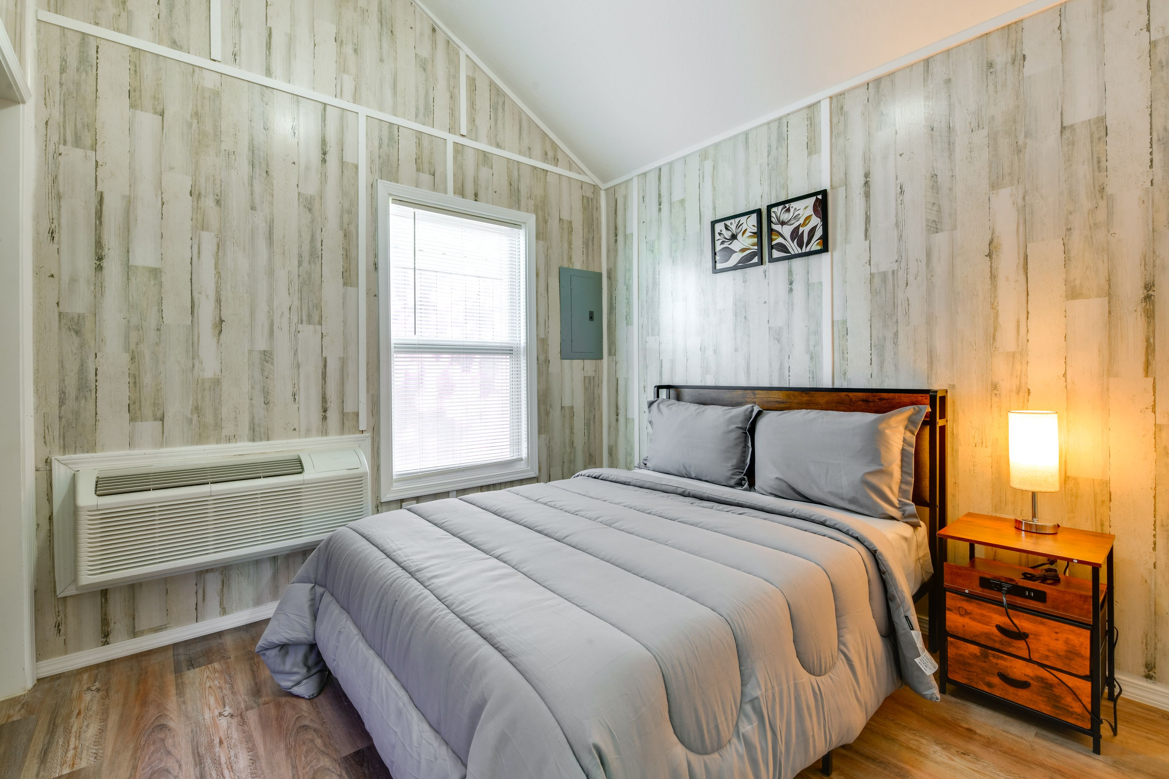 Bedroom 1 | Full Bed | Linens