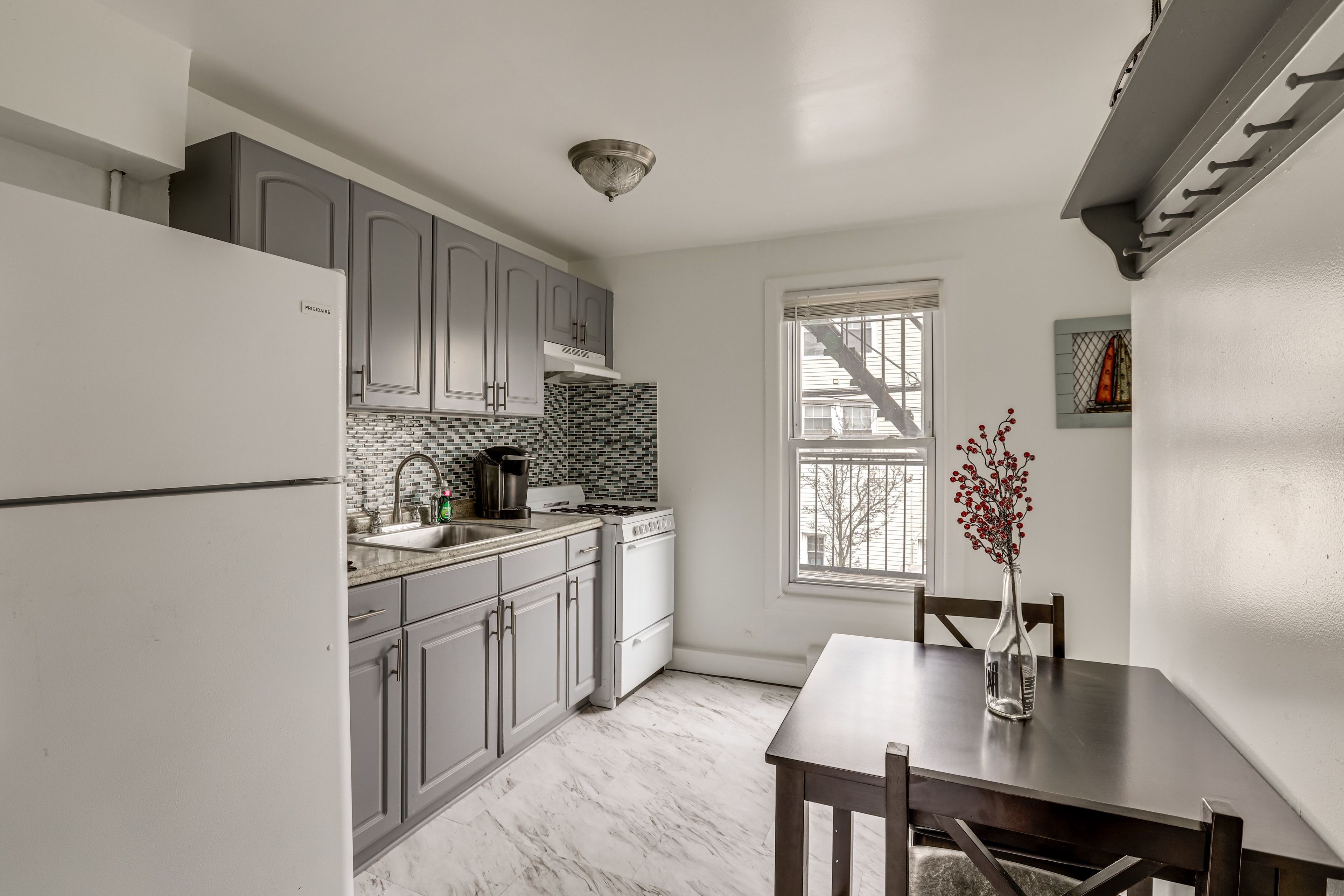 Kitchen & Dining Area