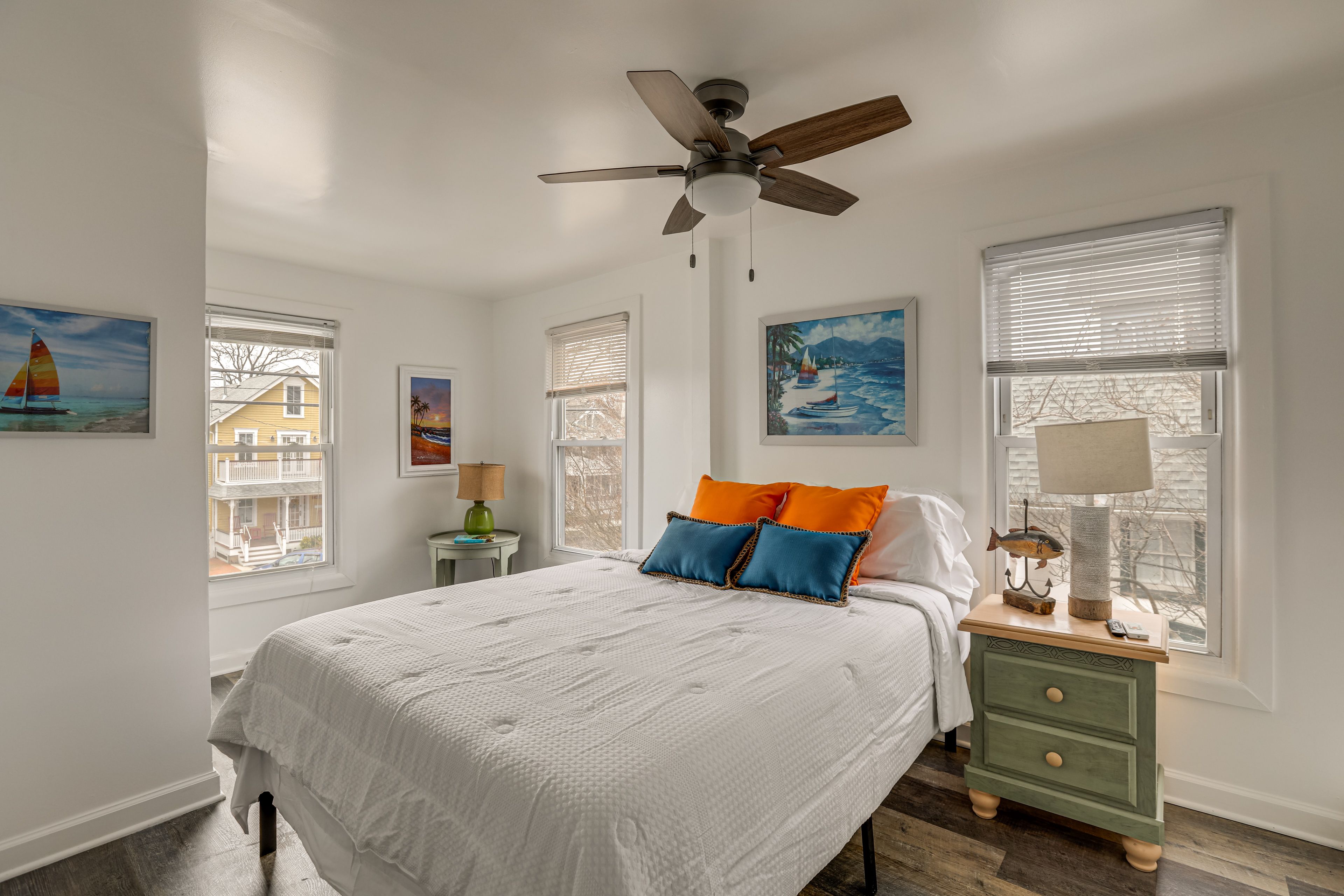 Bedroom | Queen Bed