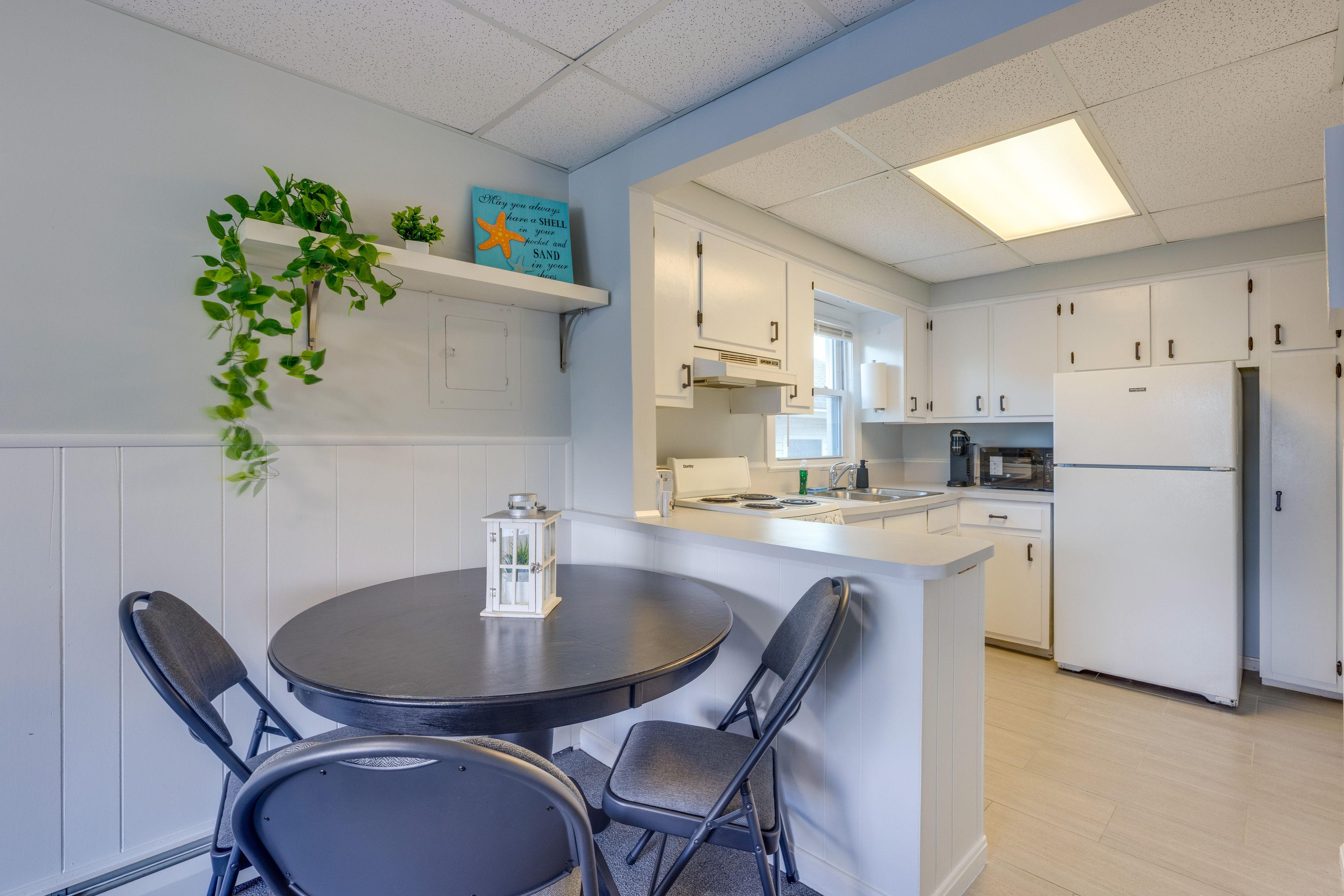 Kitchen | Dining Area