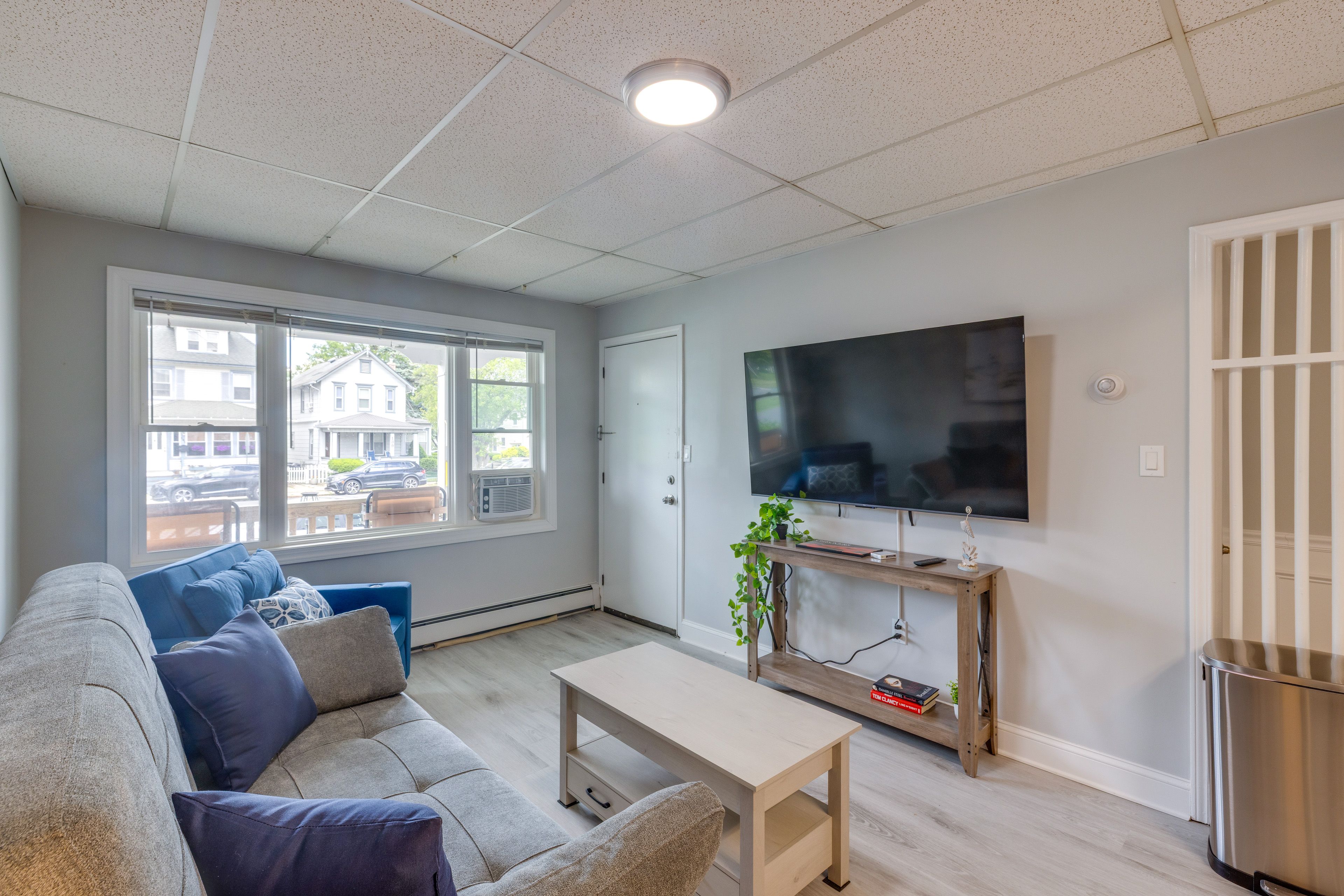 Living Room | Smart TV