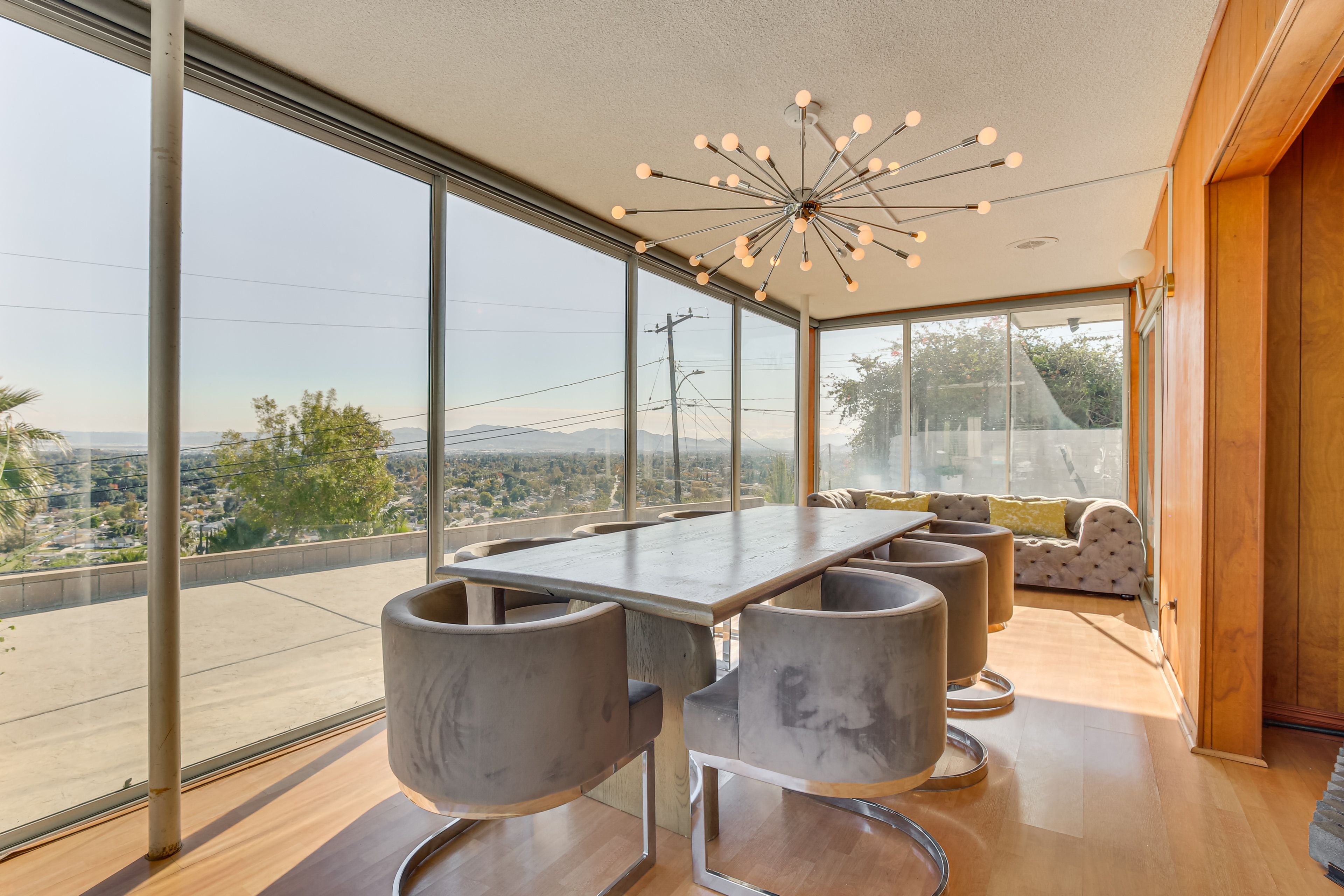 Dining Area | Dishware/Flatware