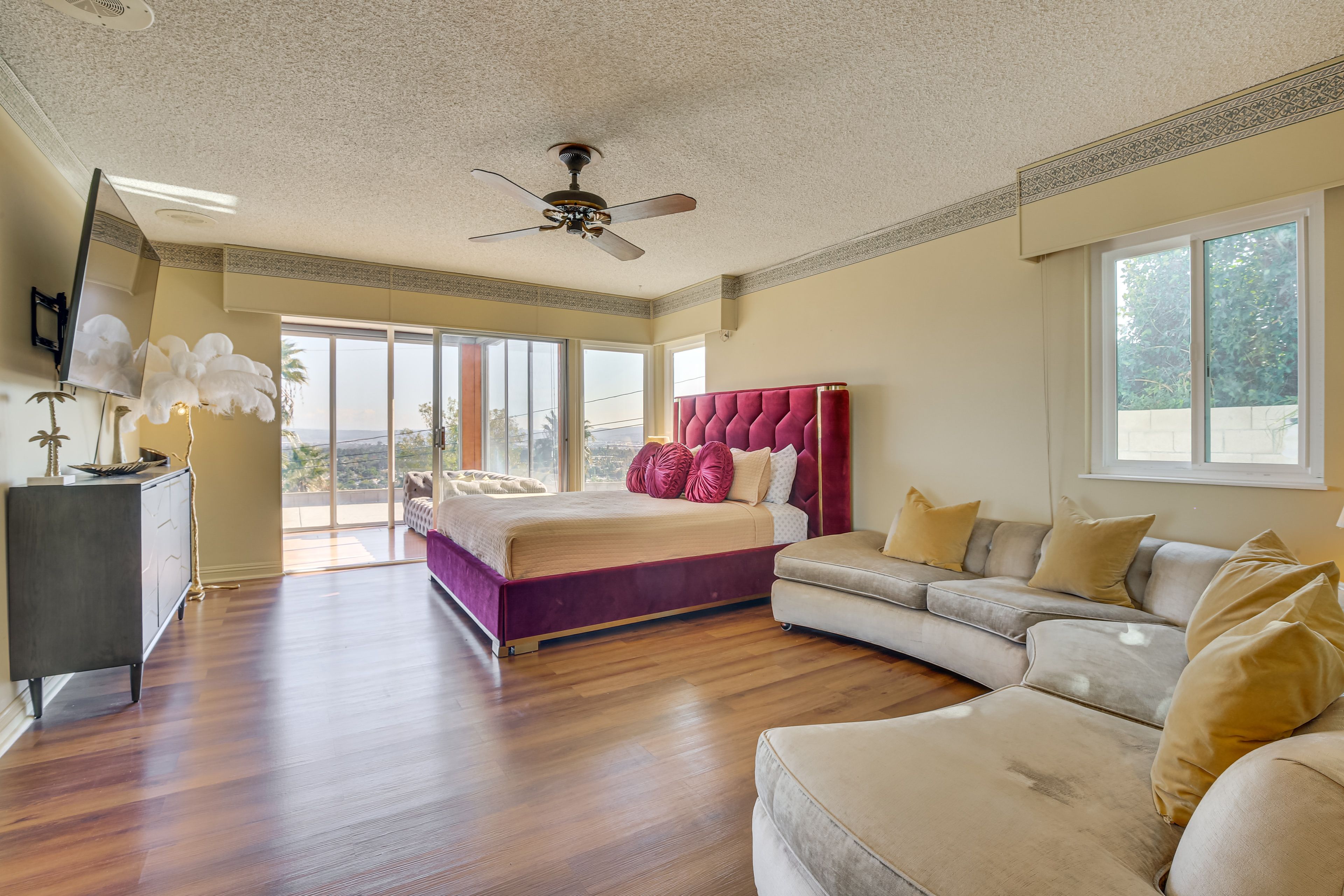 Bedroom 1 | King Bed | Smart TV