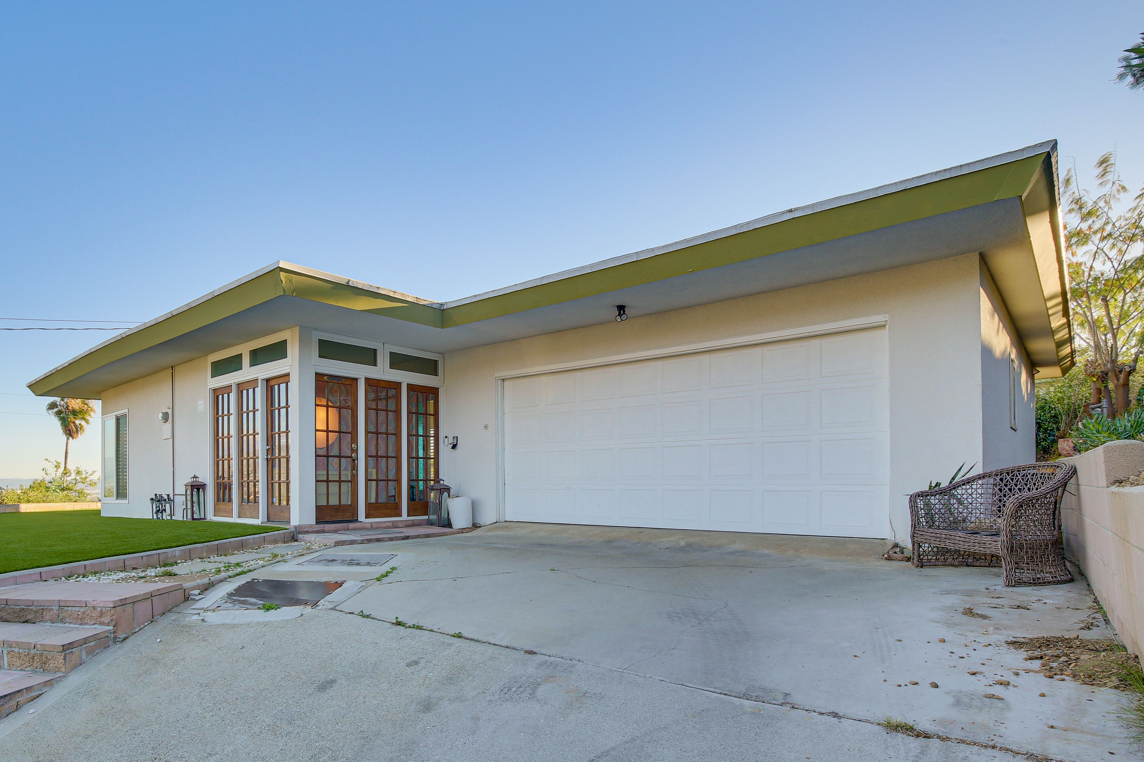 Parking | Driveway (1 Vehicle) | Free Street Parking (First-Come, First-Served)