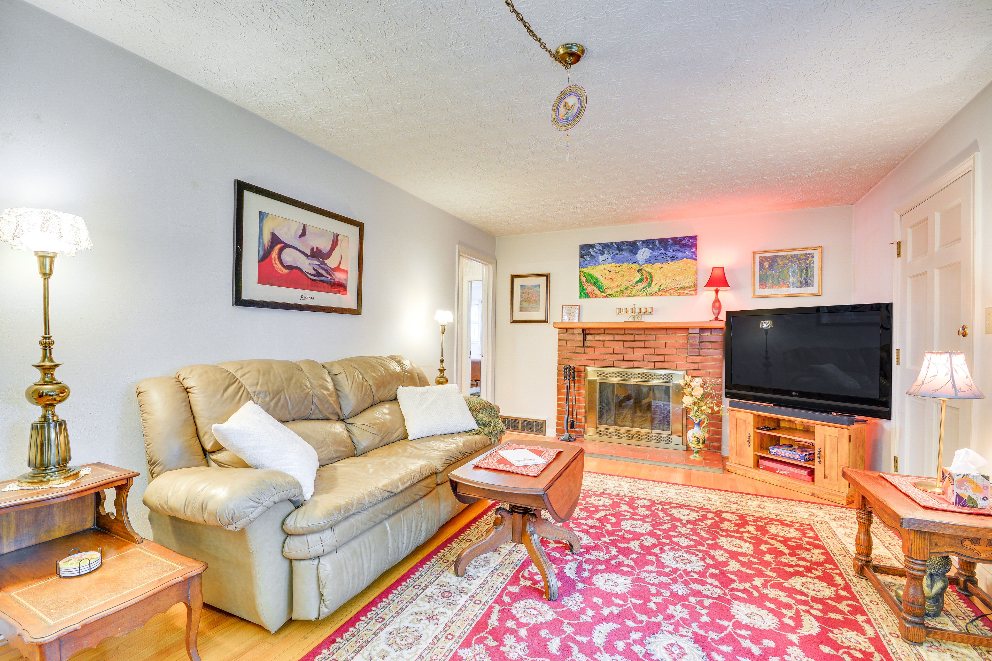 Stuart Vacation Rental | 2BR | 1BA | 1,400 Sq Ft | 1 Step to Enter