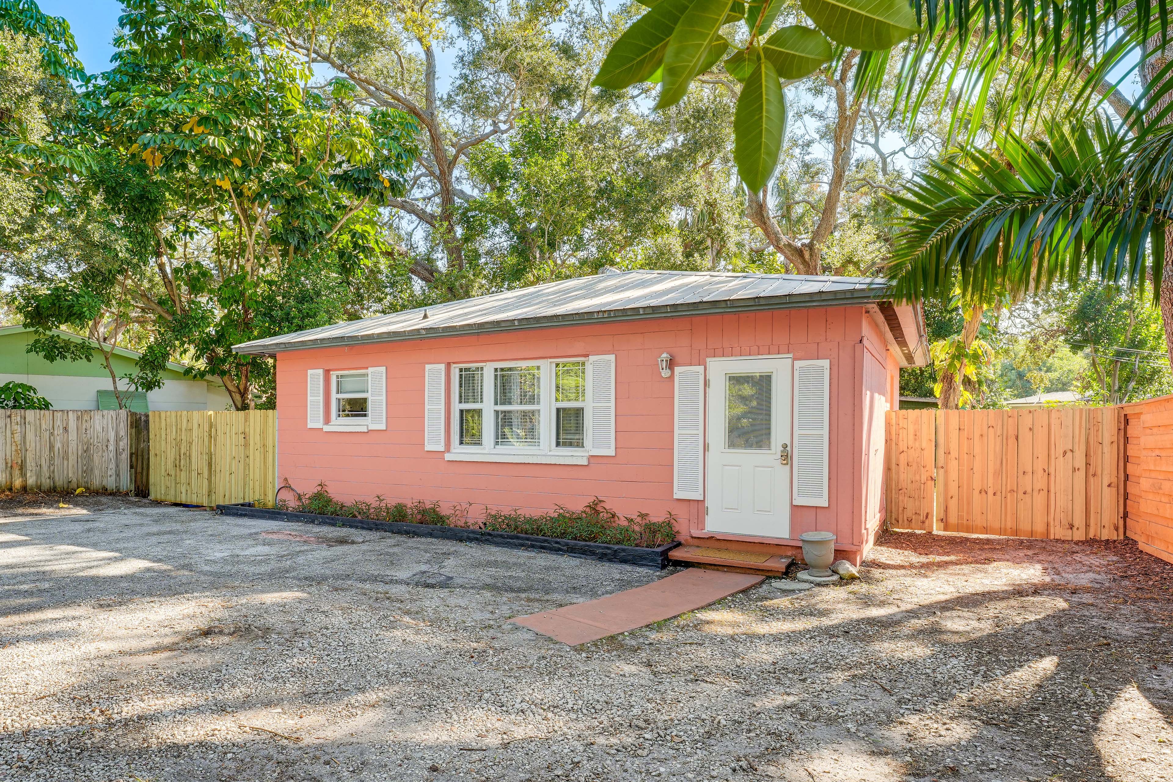 Home Exterior | Parking | Driveway (4-6 Vehicles) | Trailer Parking Allowed