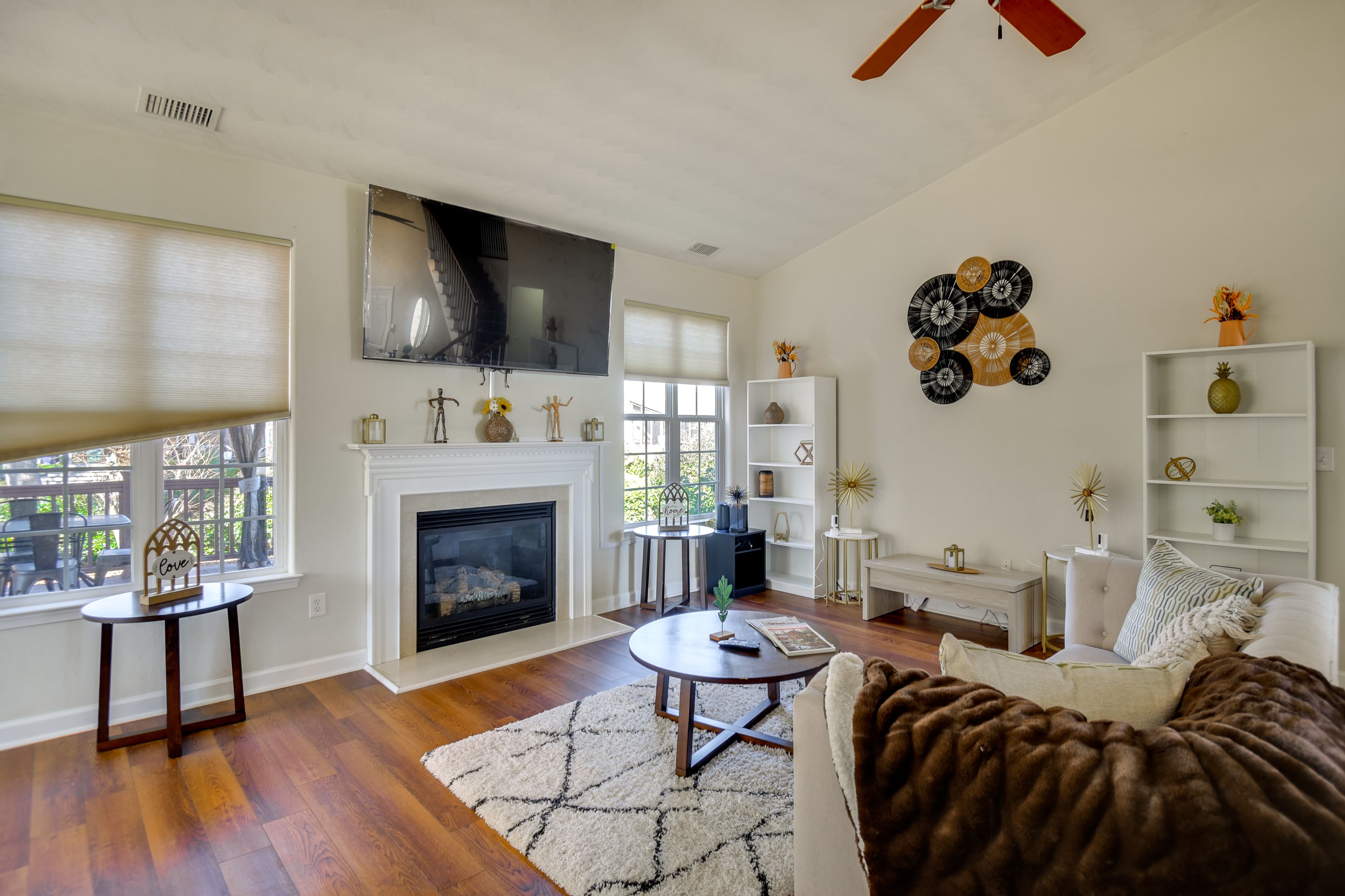 Living Room | Smart TV | Decorative Fireplace