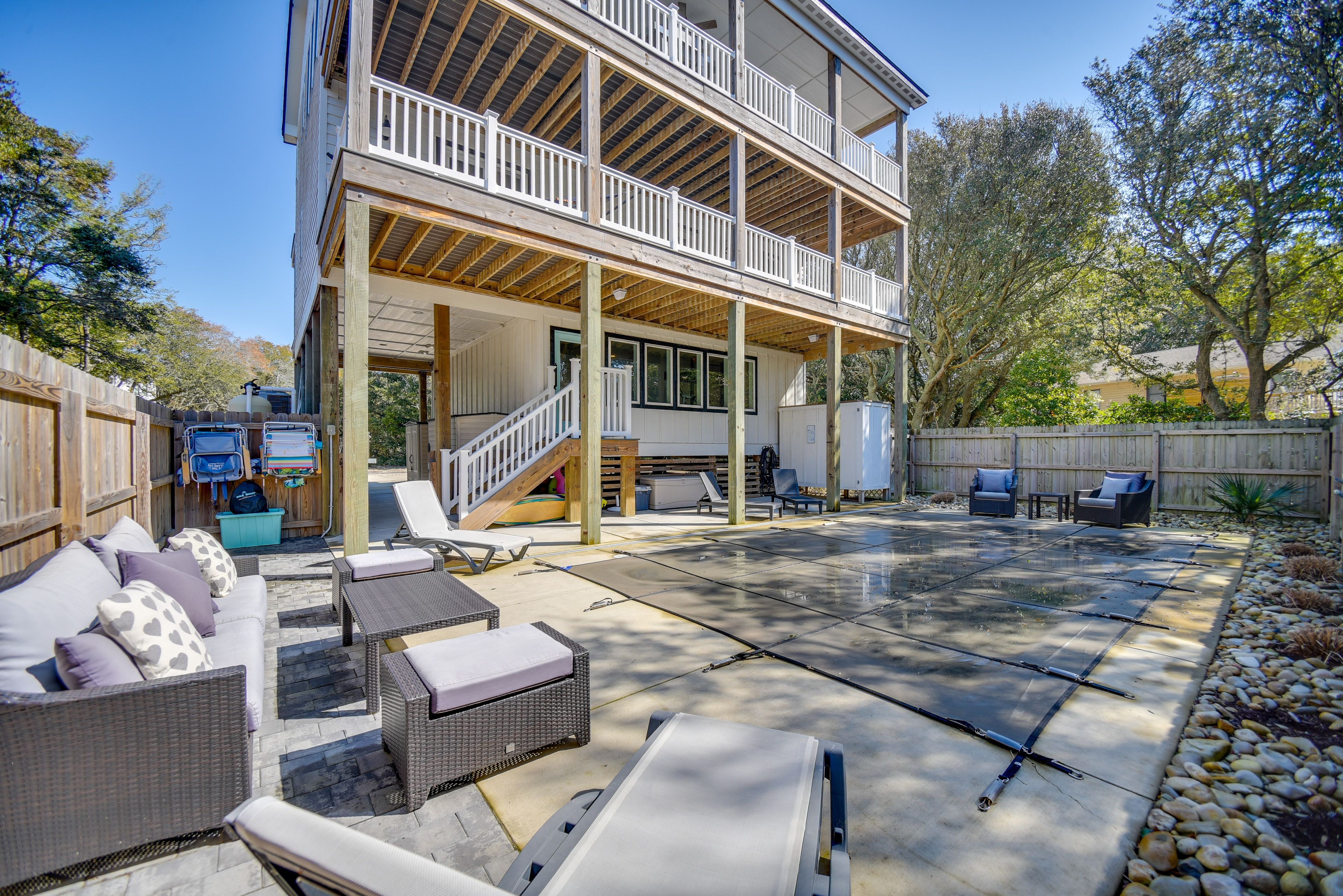 Seasonal Pool (Not Heated)