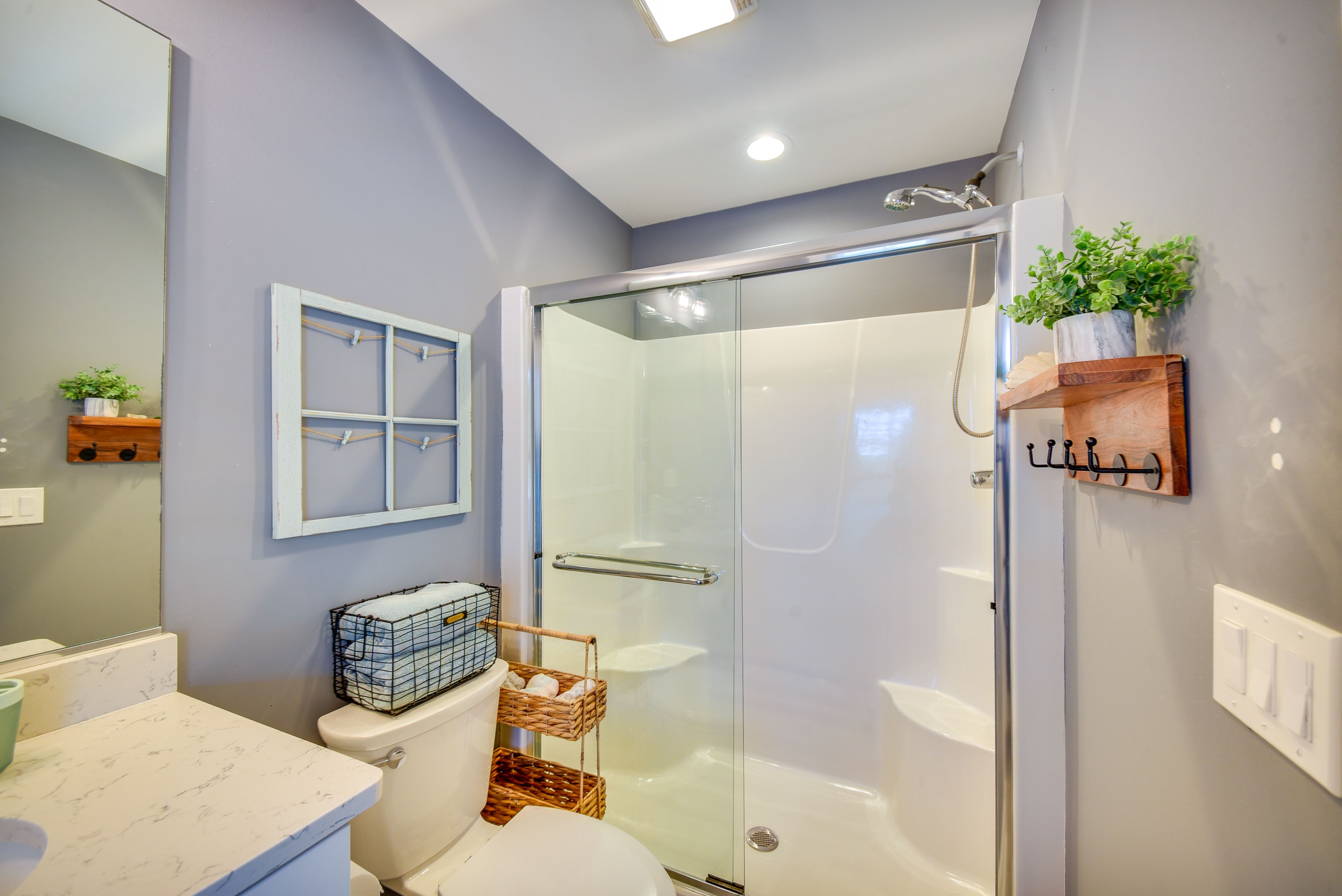 Full Bathroom | 2nd Floor