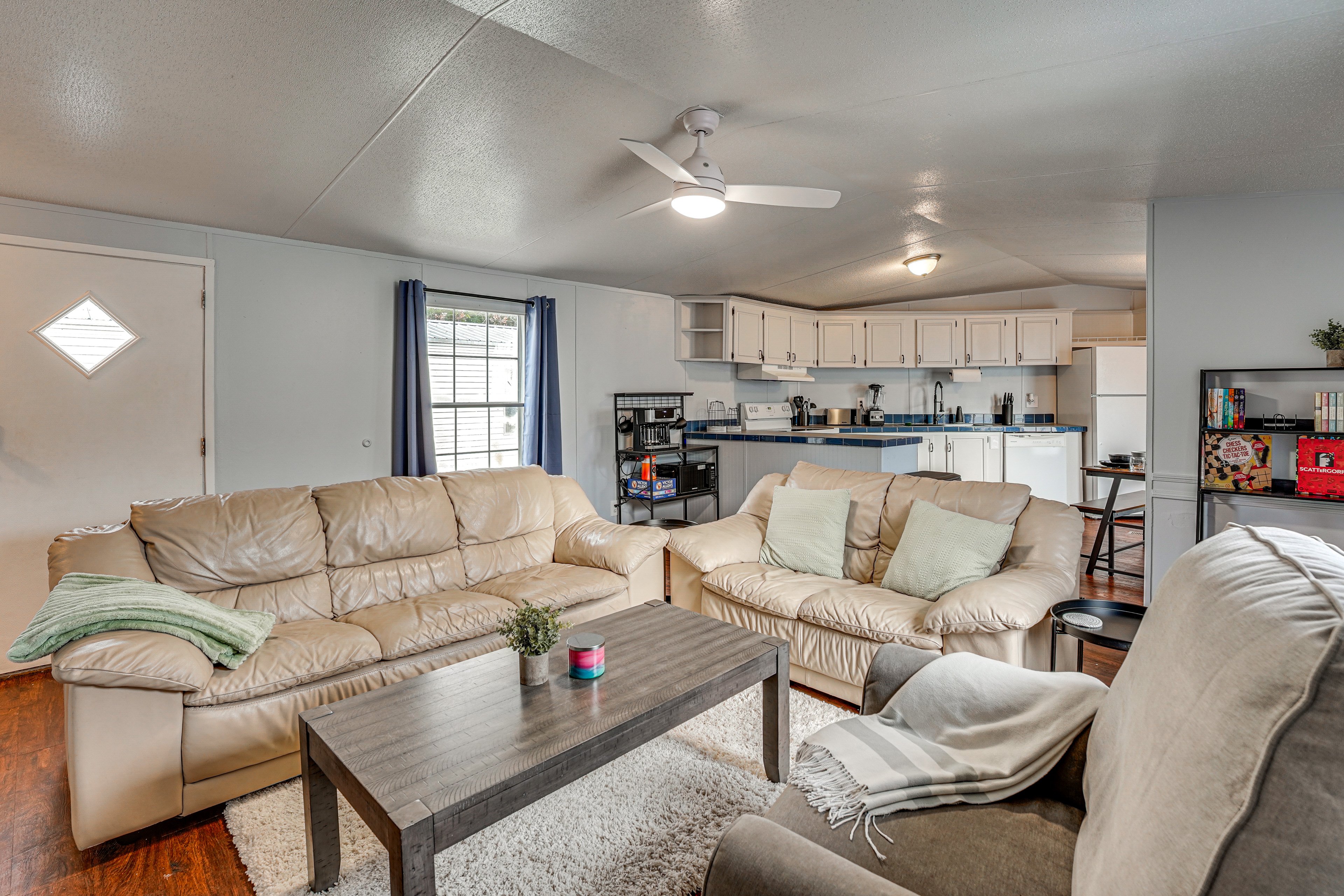 Gainesville Vacation Rental | 3BR | 2BA | 960 Sq Ft | Staircase to Enter