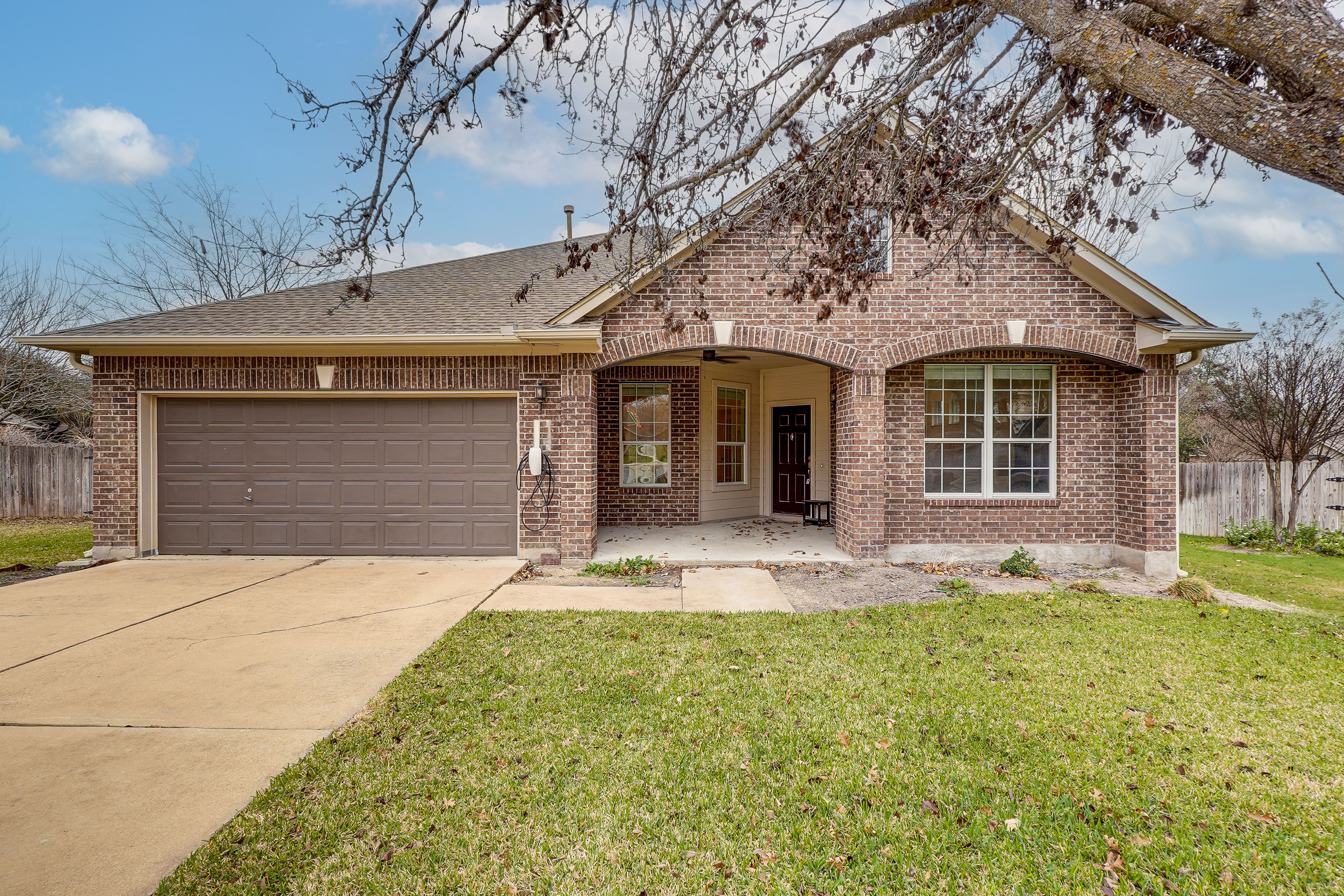 Pflugerville Vacation Rental | 3BR | 2BA | 2,800 Sq Ft | 2 Steps to Enter