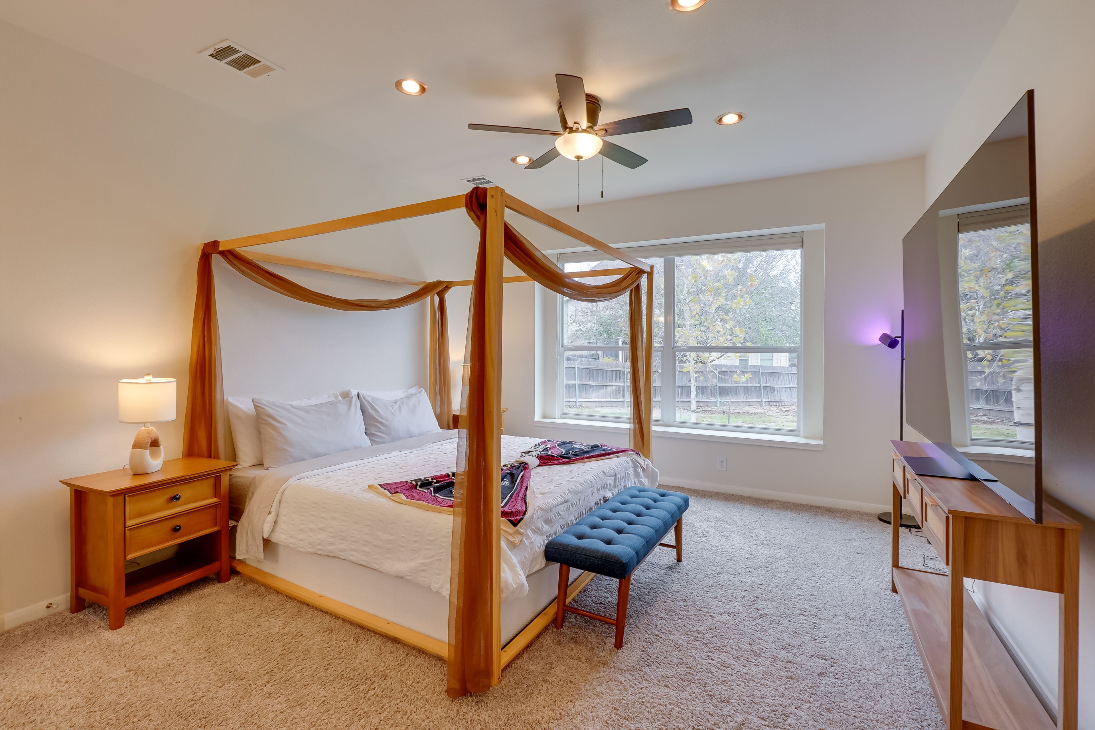 Bedroom 1 | King Bed | 1st Floor