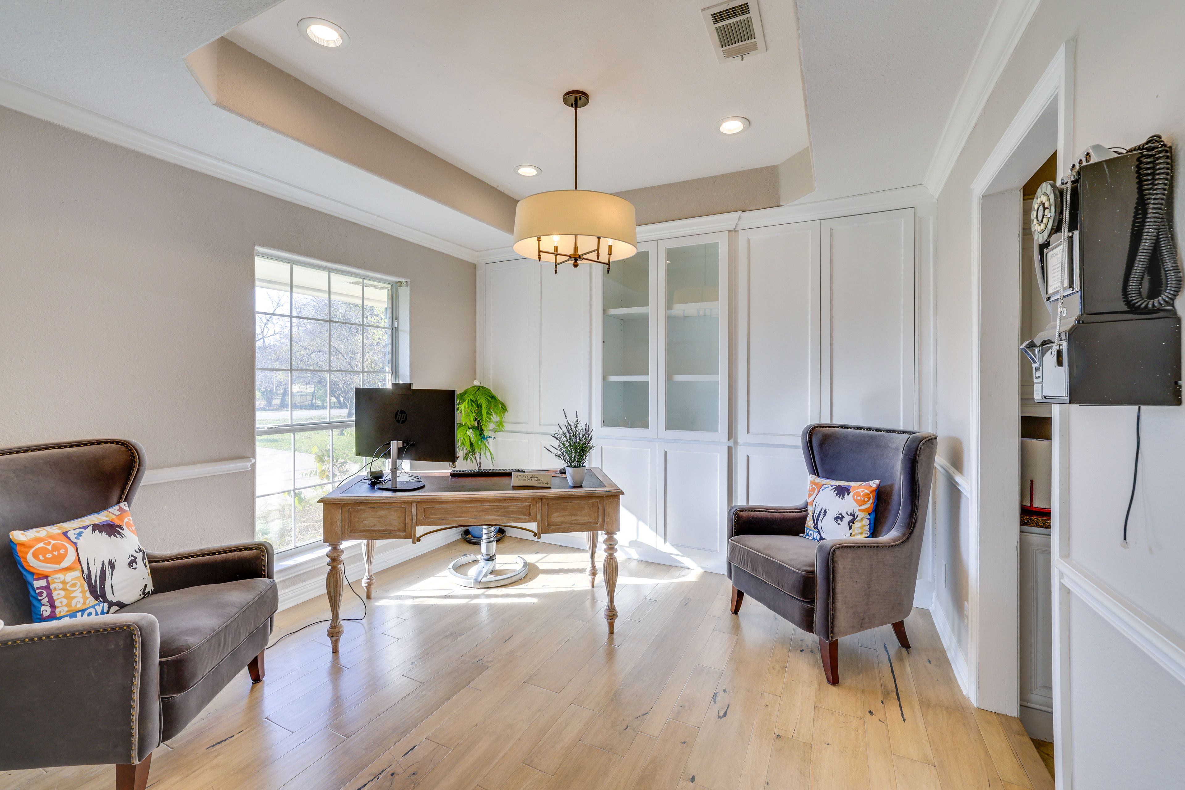 Workspace | Monitor | Keyboard | Free WiFi