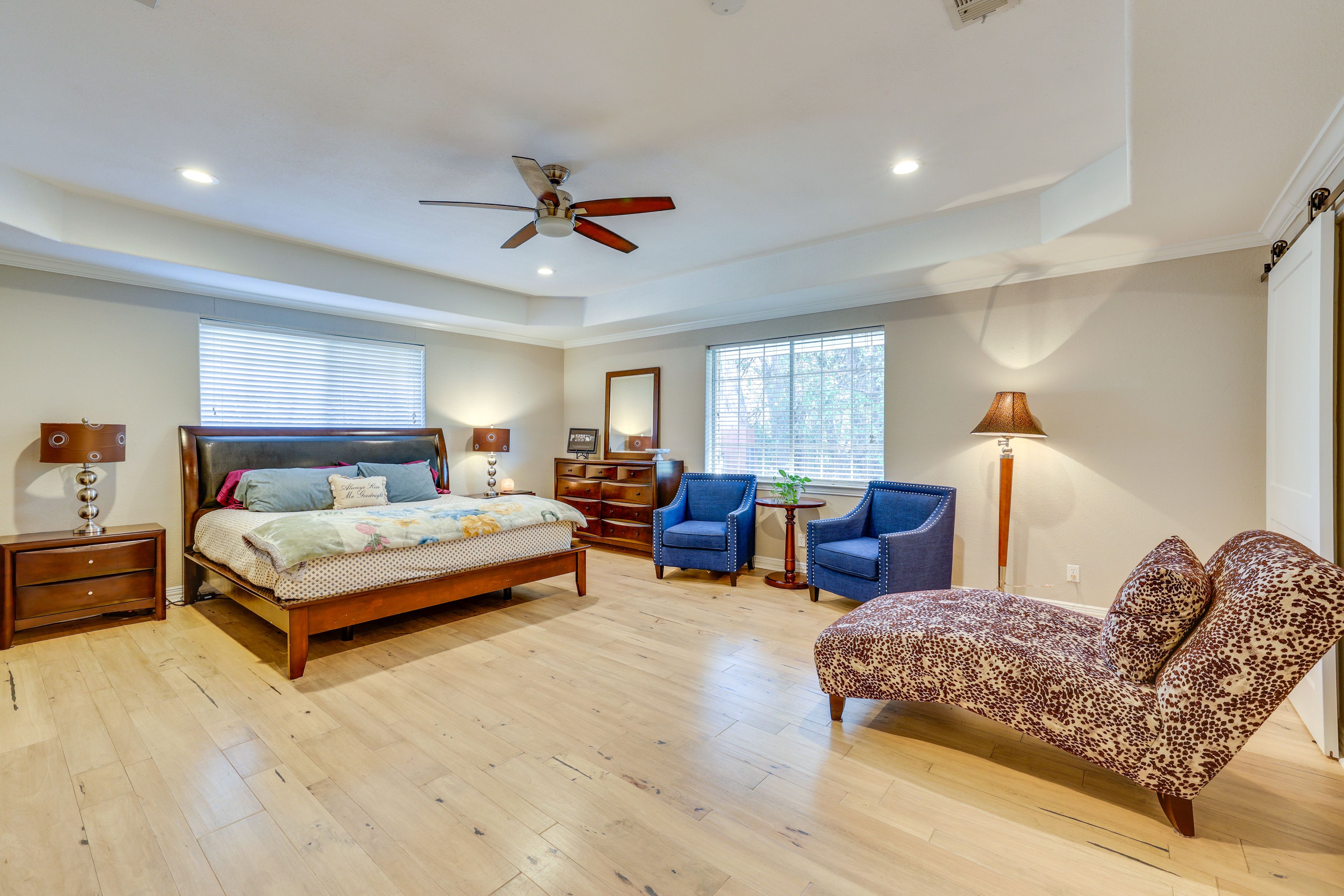 Bedroom 1 | King Bed