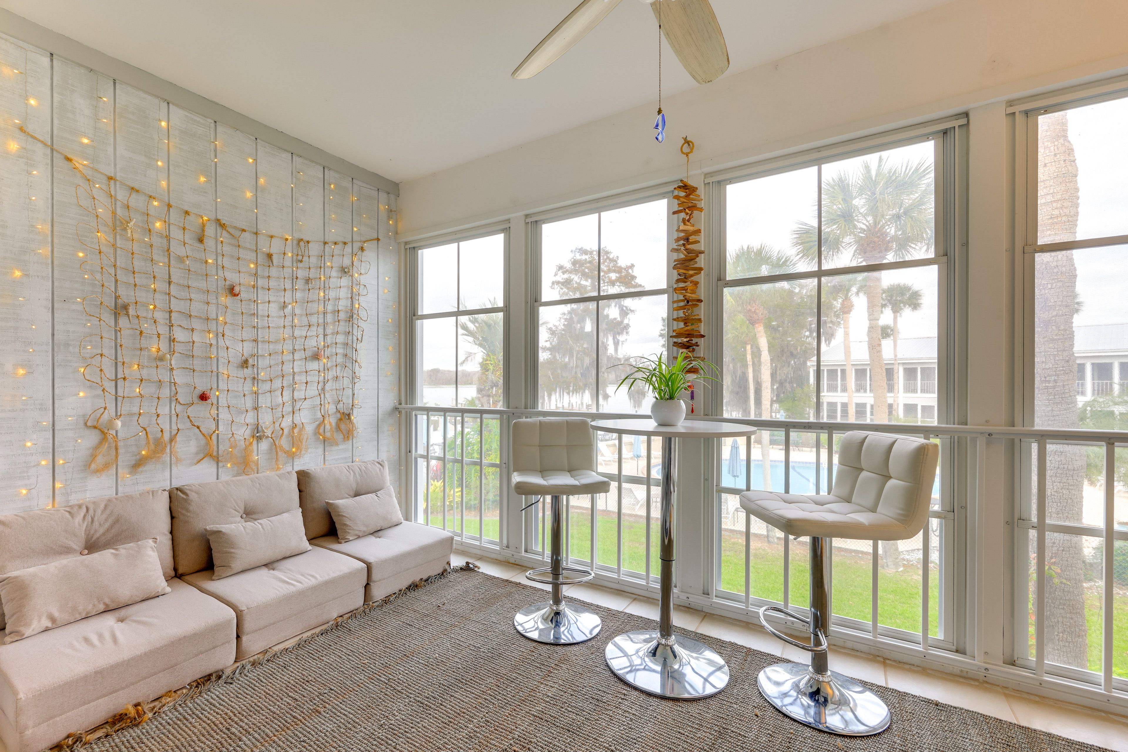 Welaka Vacation Rental | 1BR | 1BA | 880 Sq Ft | Stairs to Enter