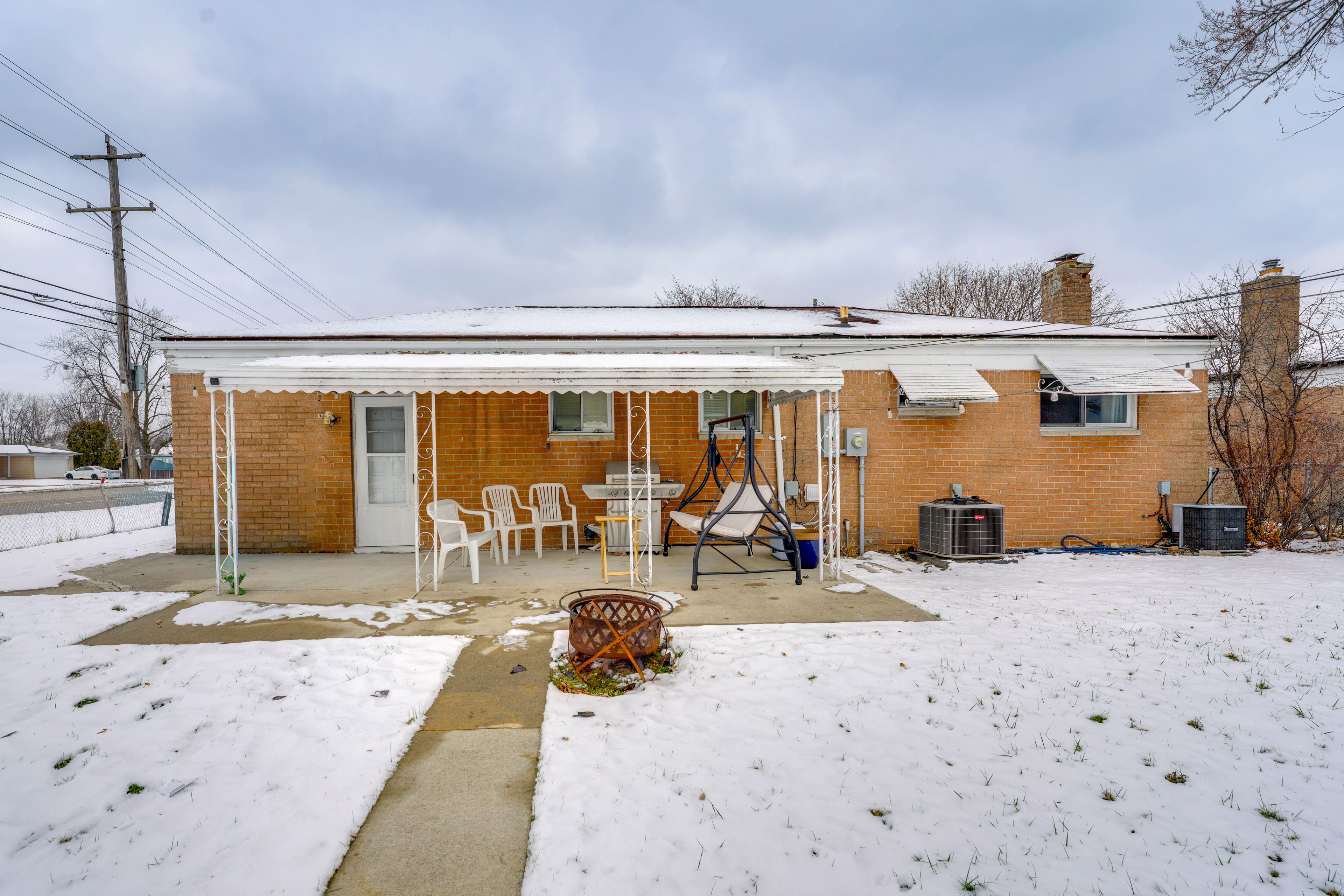 Patio | Gas Grill | Fire Pit | Yard Space