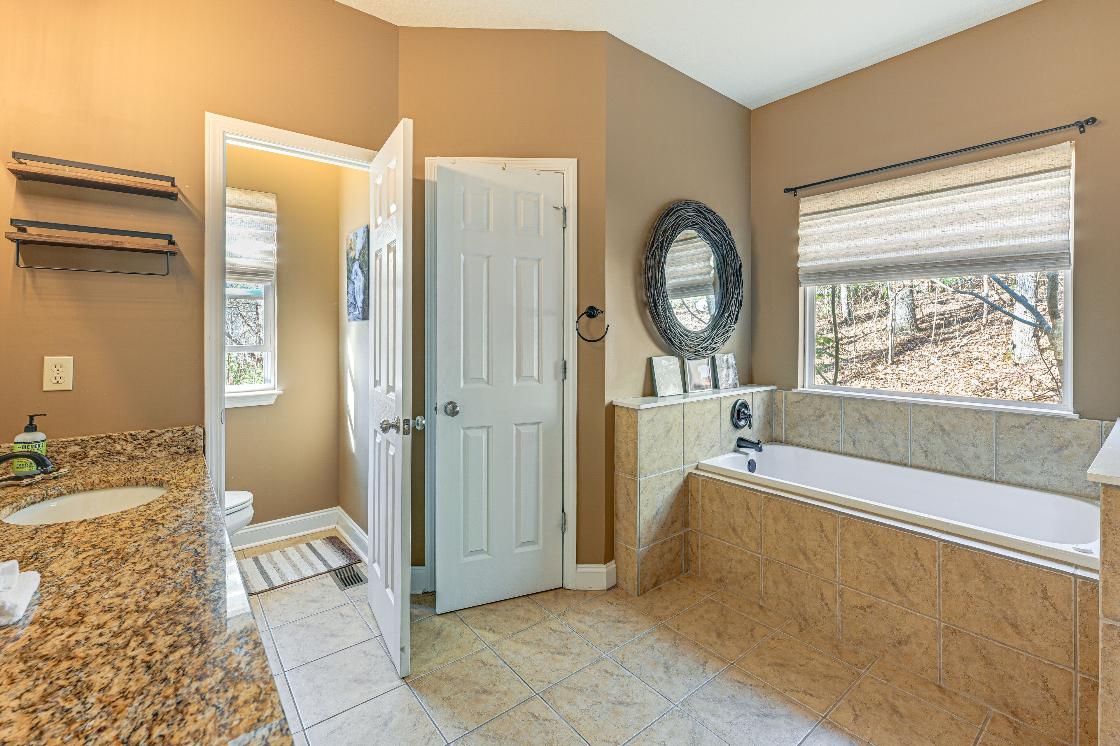 En-Suite Bathroom | Main Level | Towels Provided