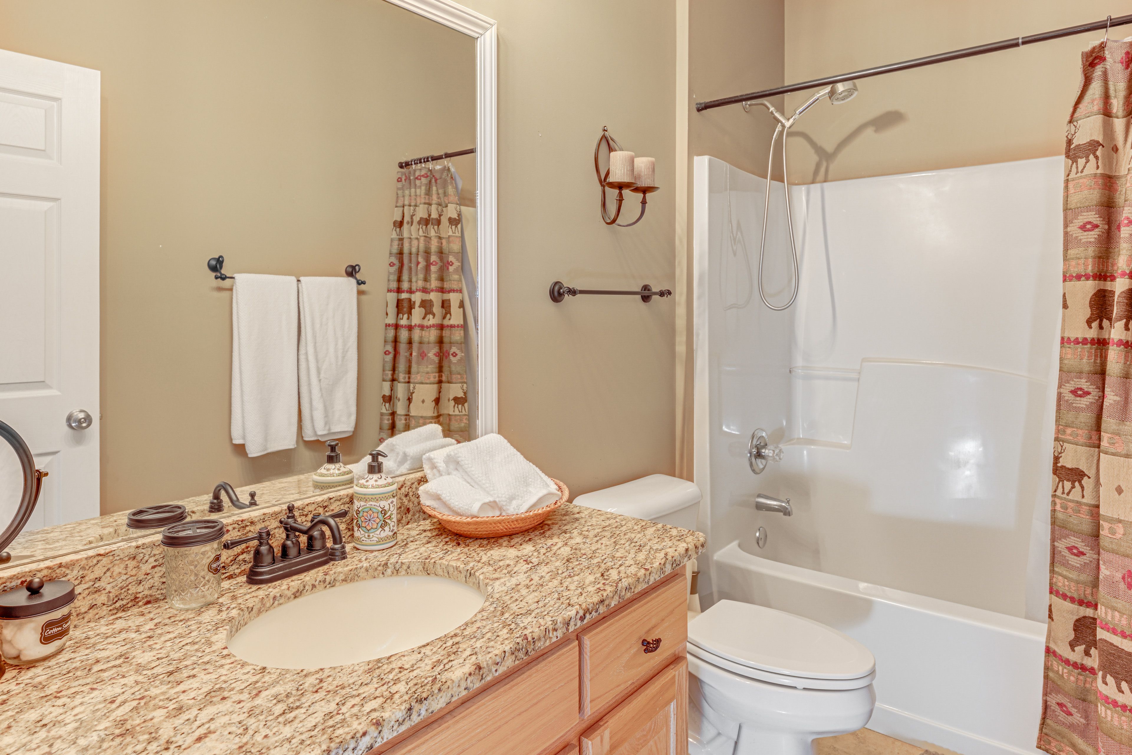 Full Bathroom | Main Level | Complimentary Toiletries | Hair Dryer