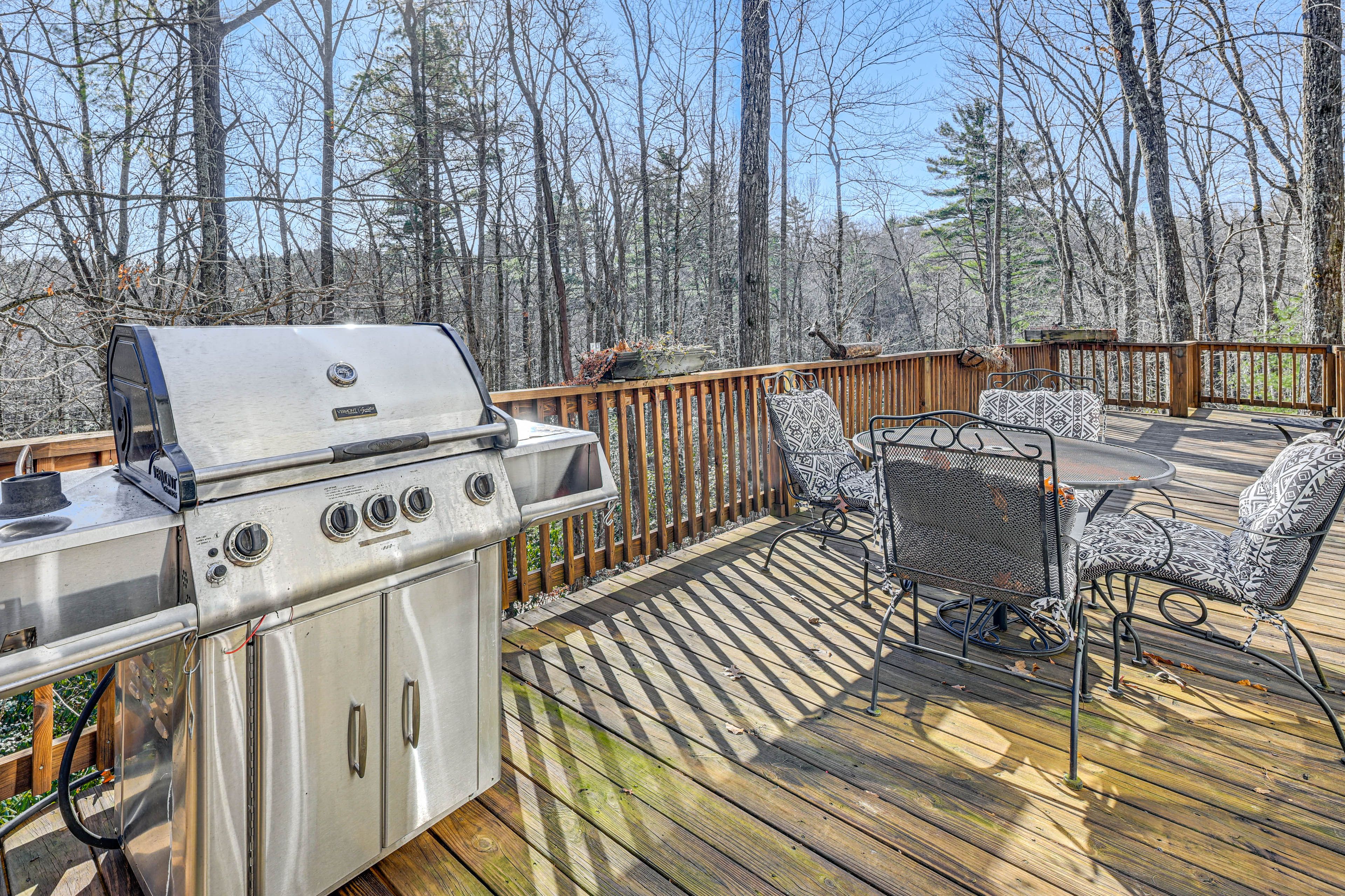 Deck | 6 Mi to Gorges State Park