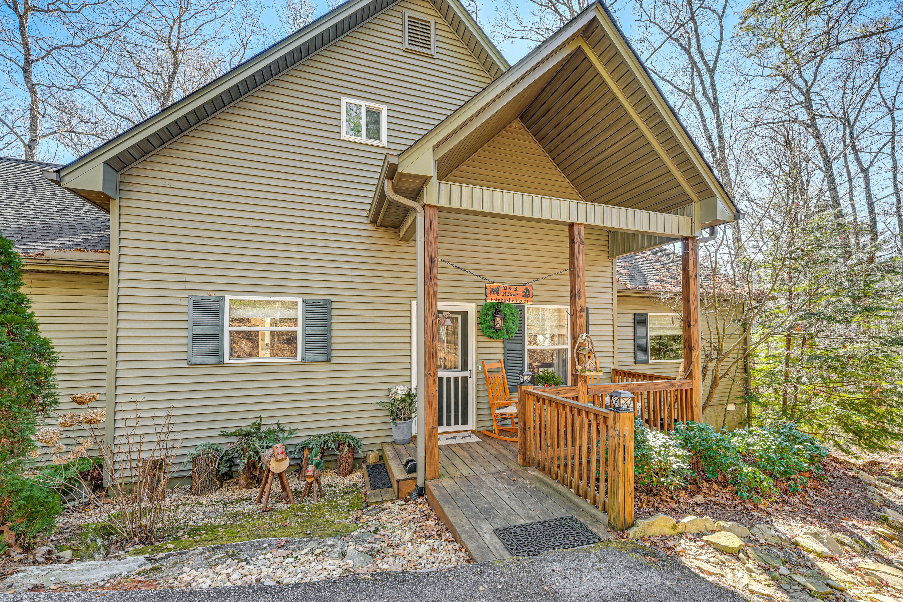 Parking | Driveway (3 Vehicles)