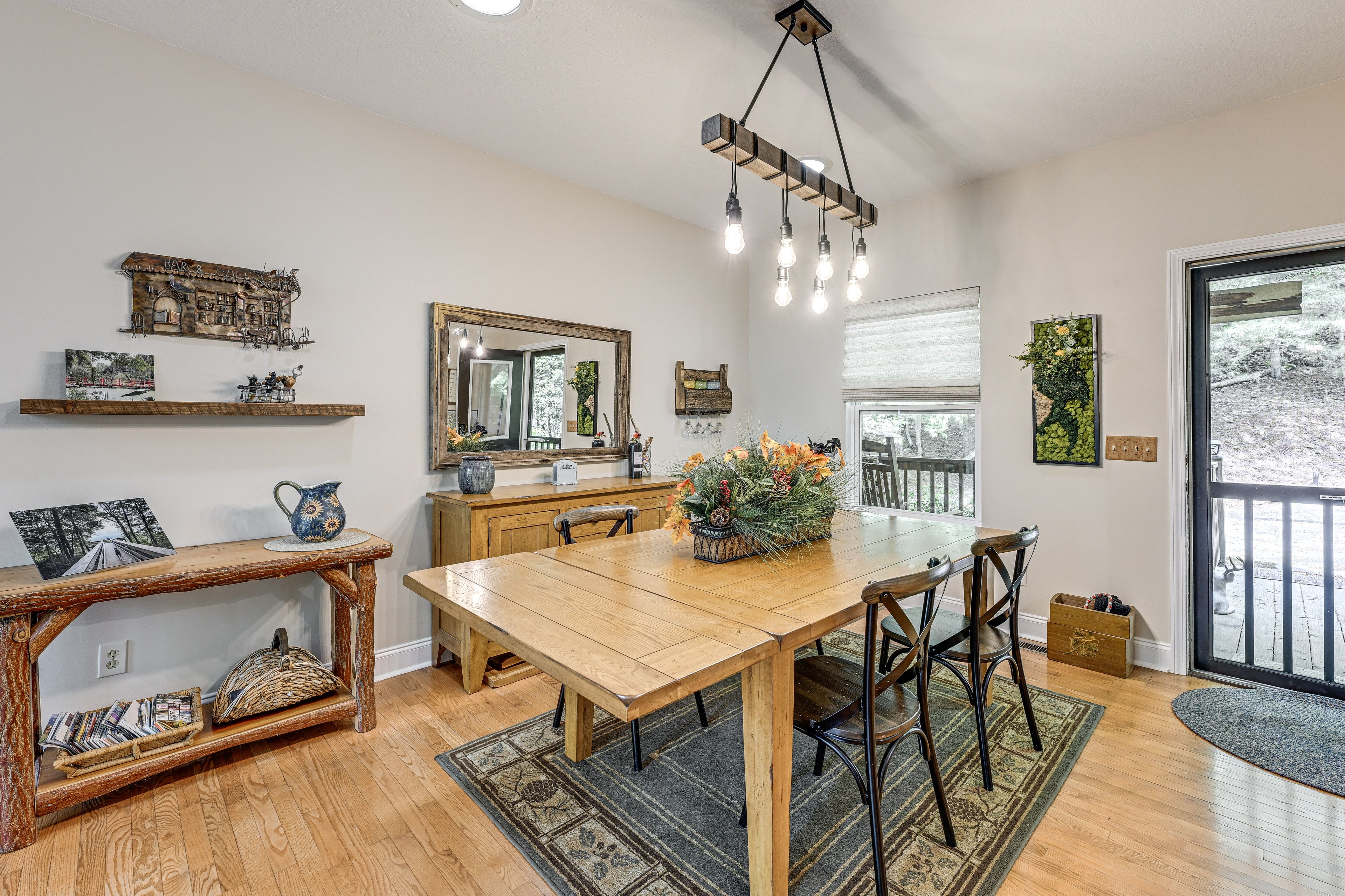 Dining Area | Main Level