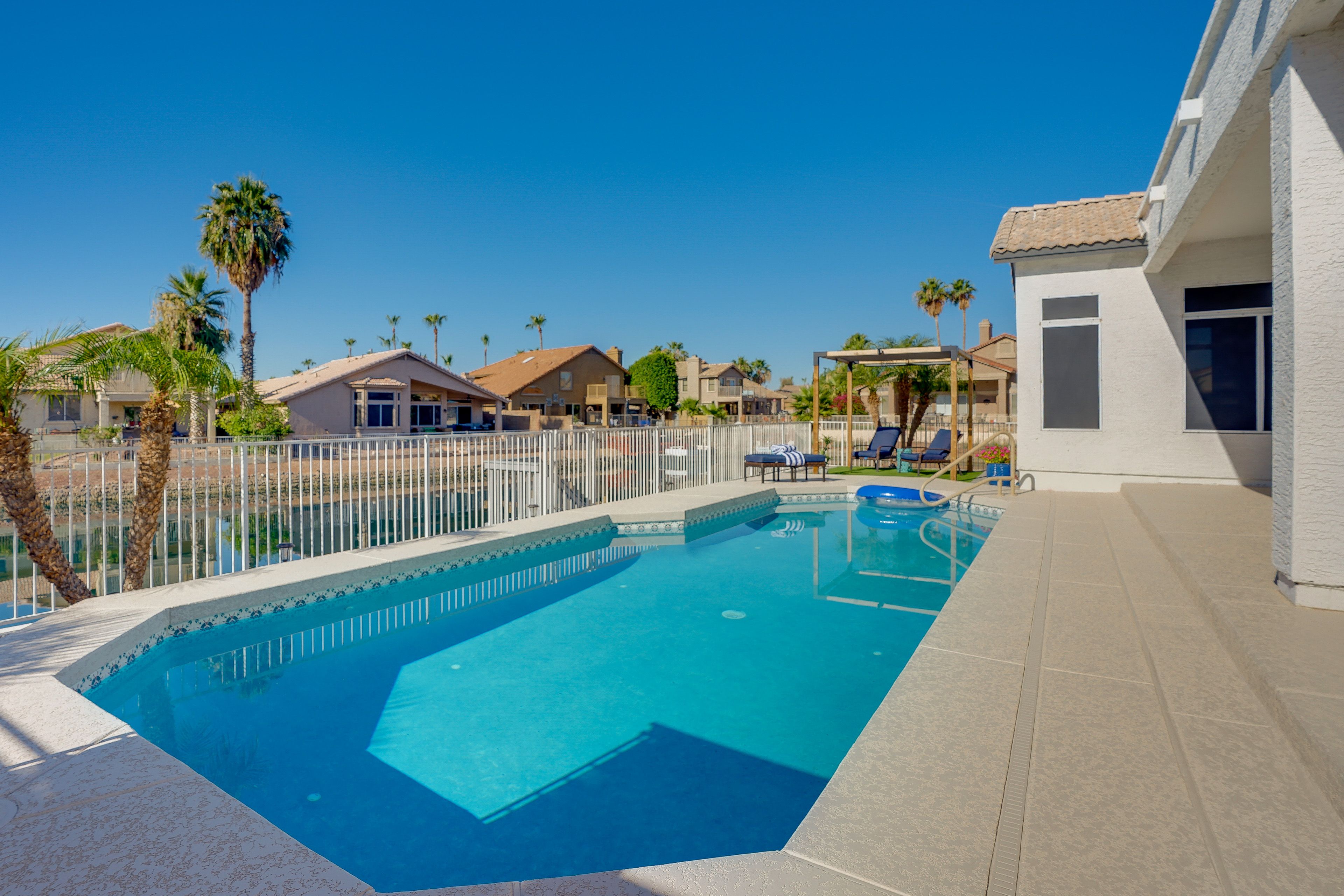 Private Pool | Lakefront | Dock