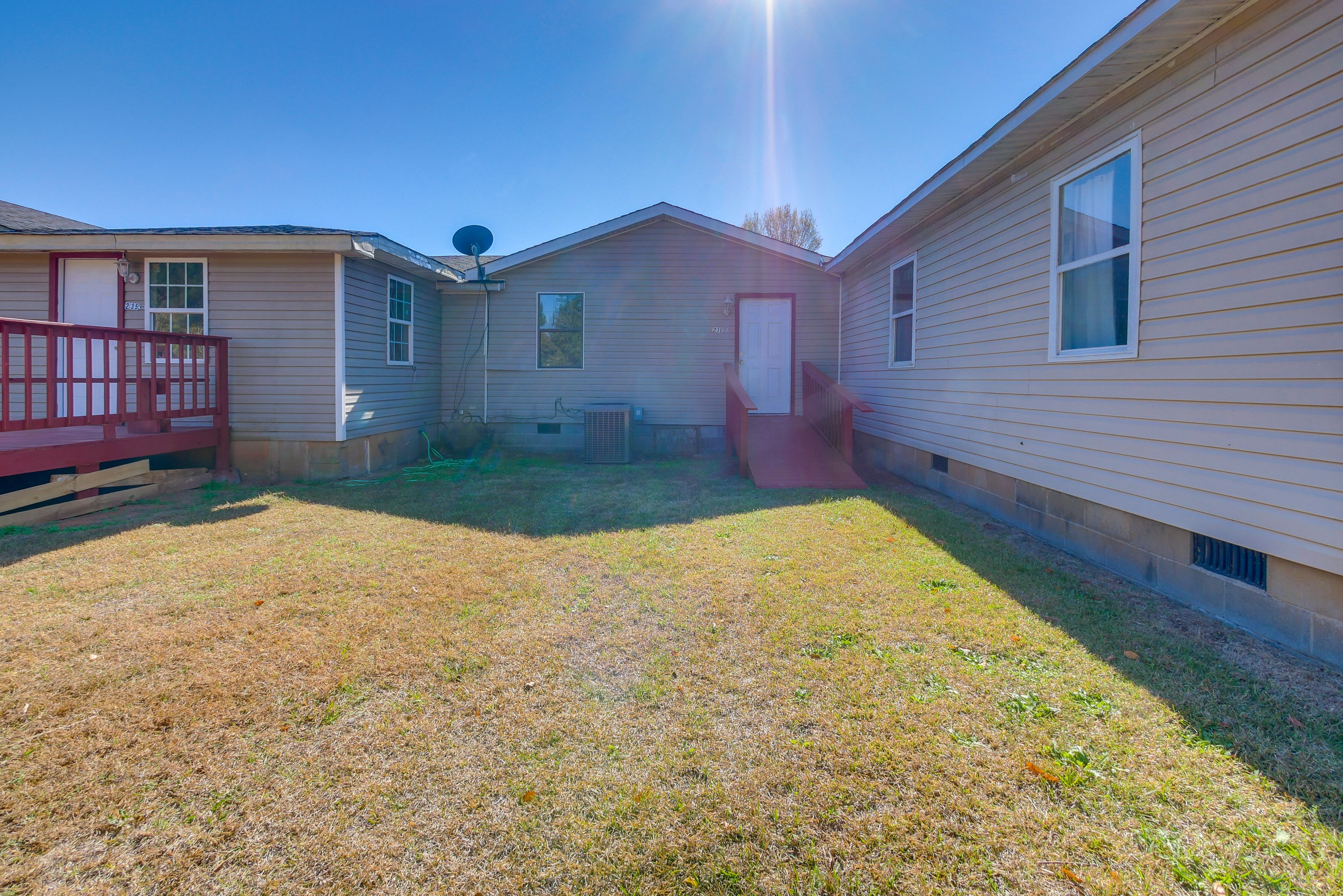 Unit Exterior | Shared Driveway (1 Vehicle)