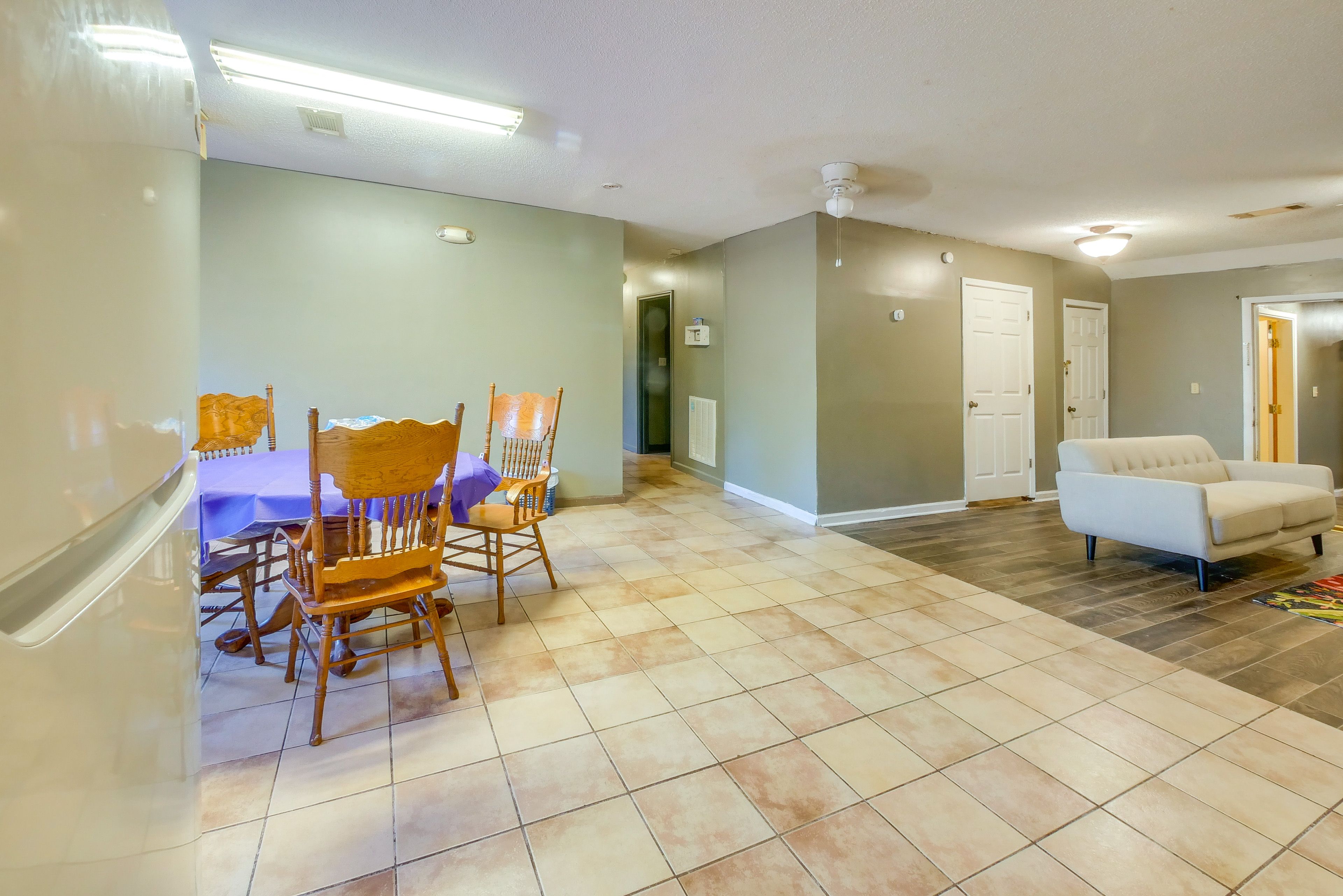 Dining Area | Dishware & Flatware