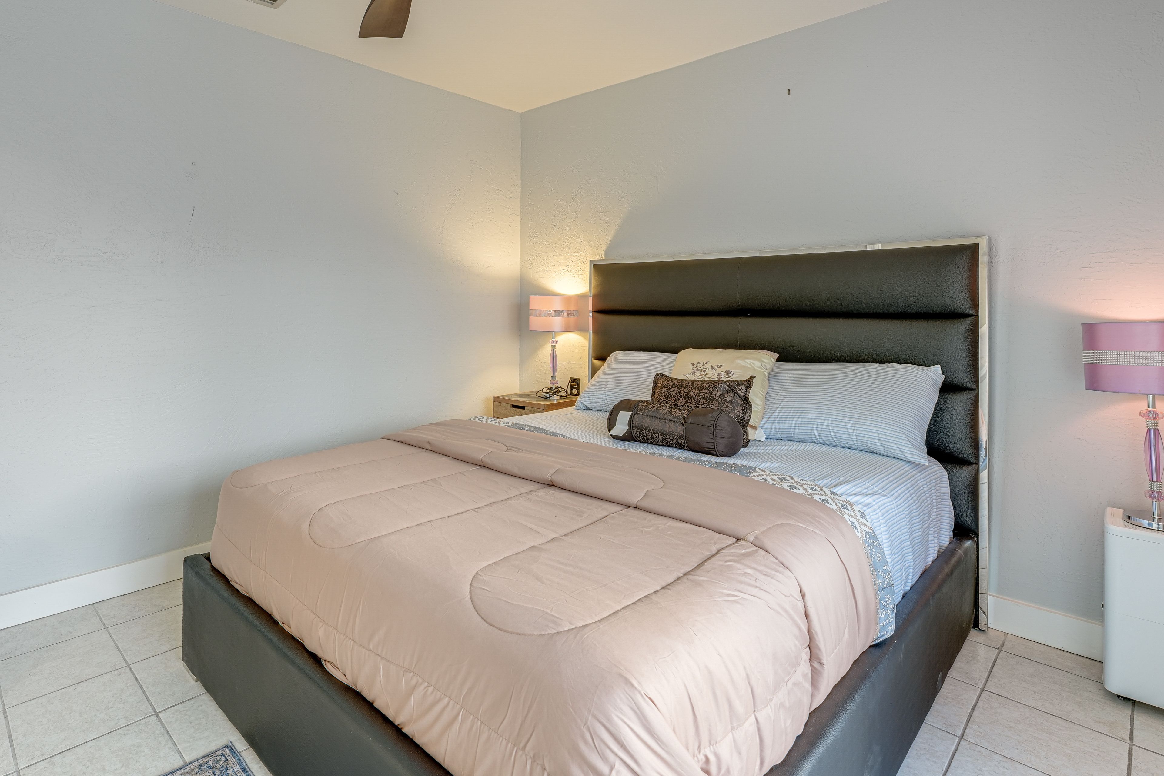 Bedroom 3 | Queen Bed