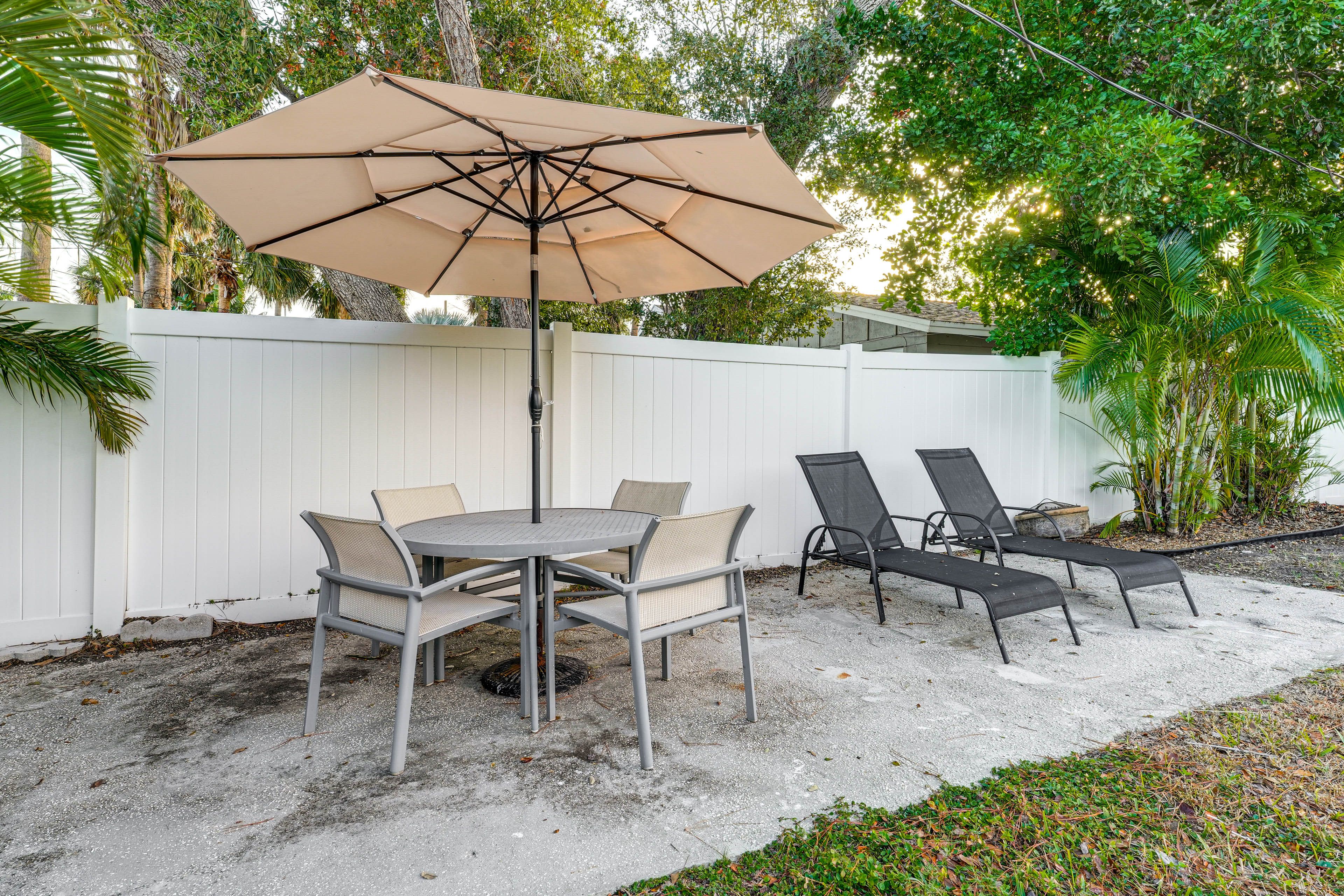 Patio | Outdoor Dining