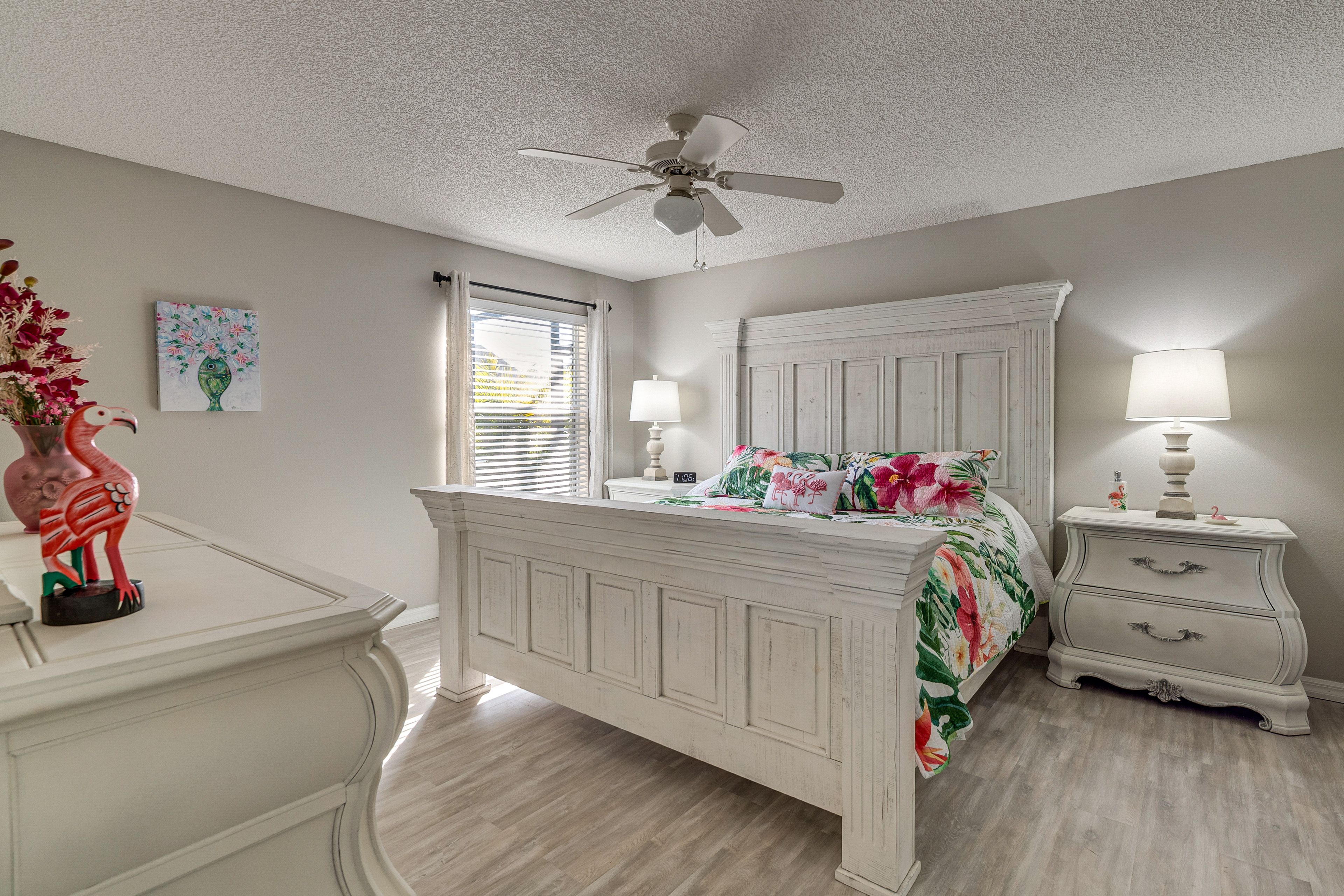 Bedroom 1 | King Bed | Linens Provided