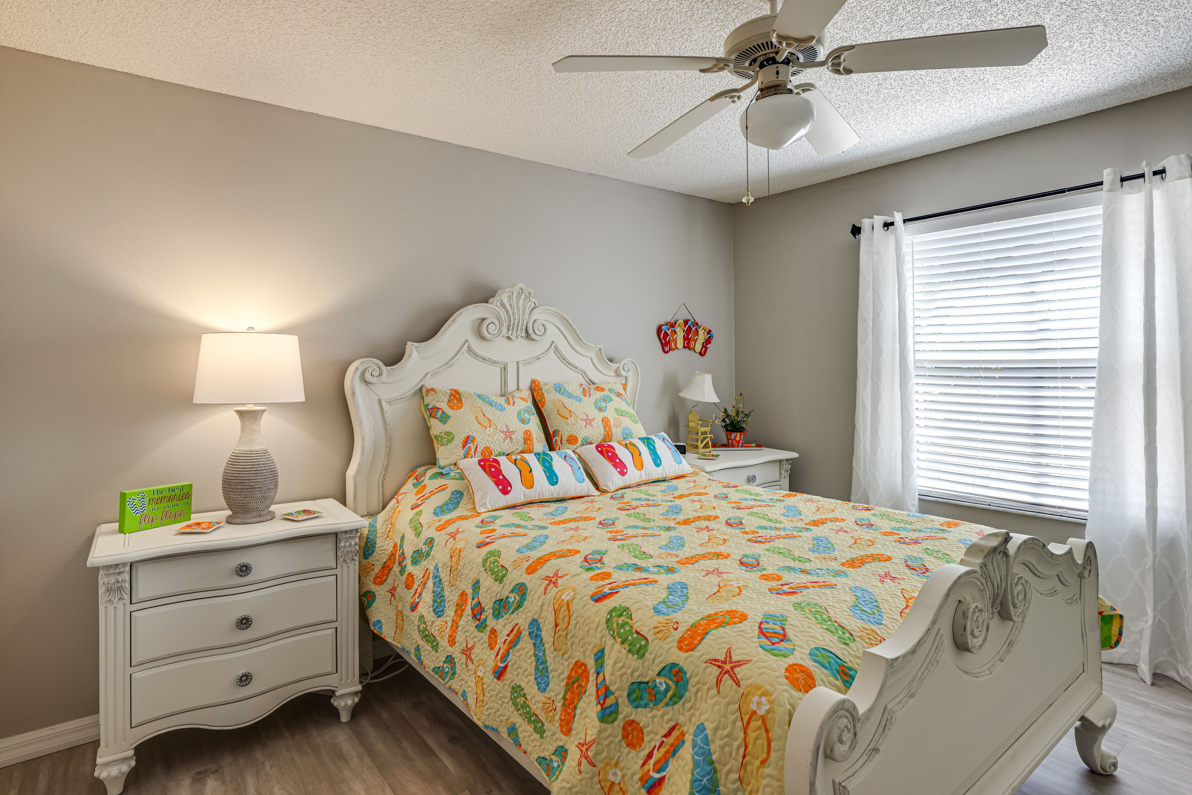 Bedroom 2 | Queen Bed