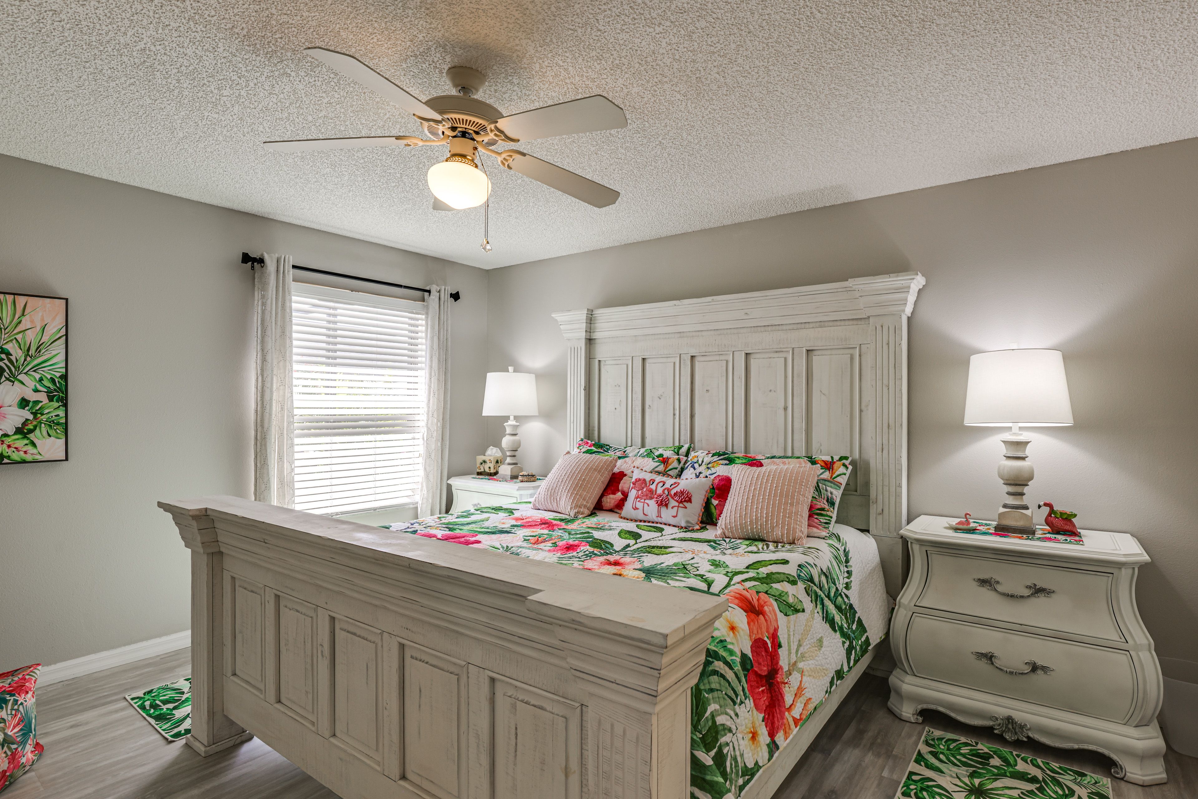 Bedroom 1 | King Bed