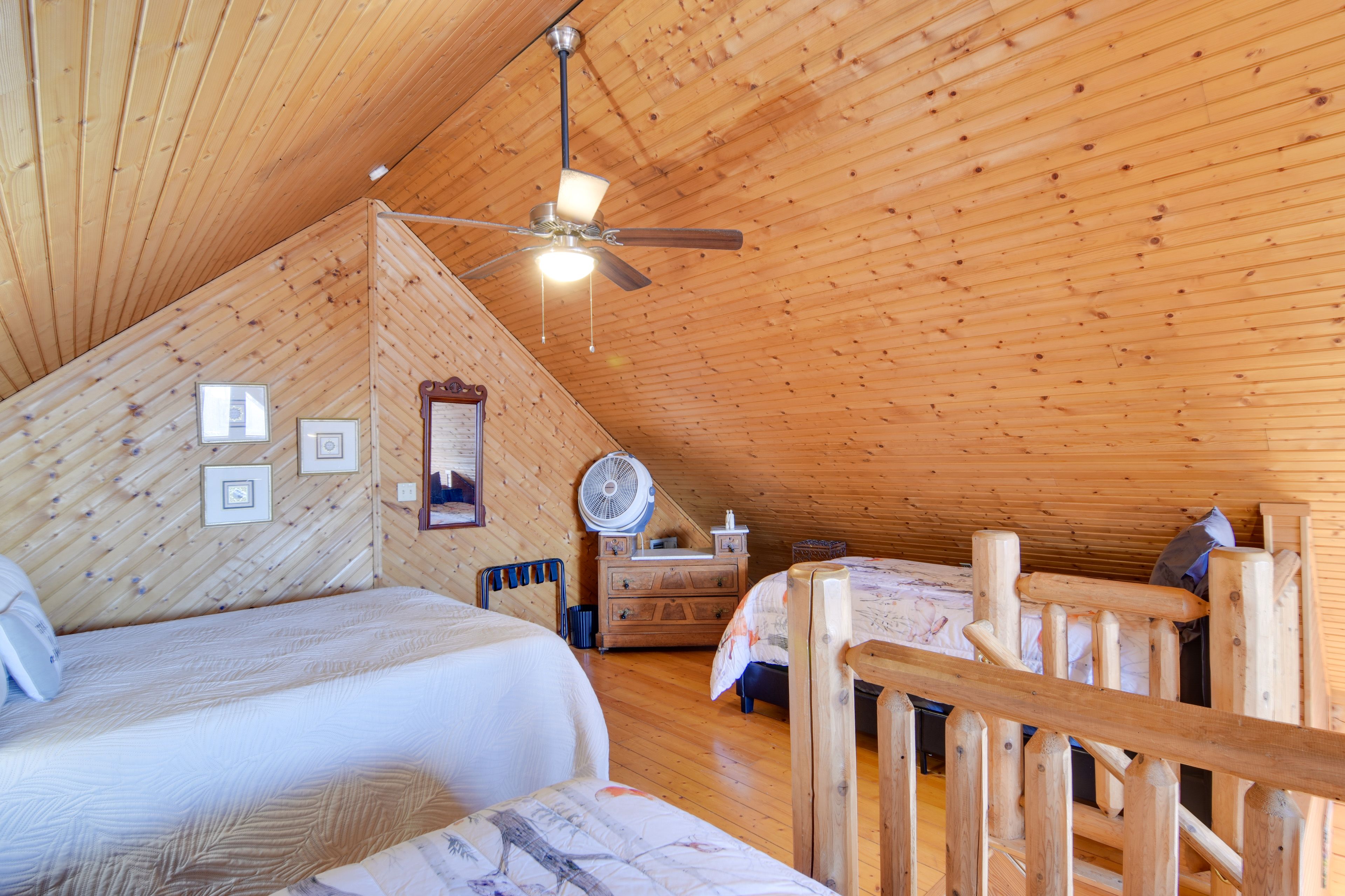 Loft (Mother-in-Law Suite) | Queen Bed | 2 Twin Beds | 2nd Floor